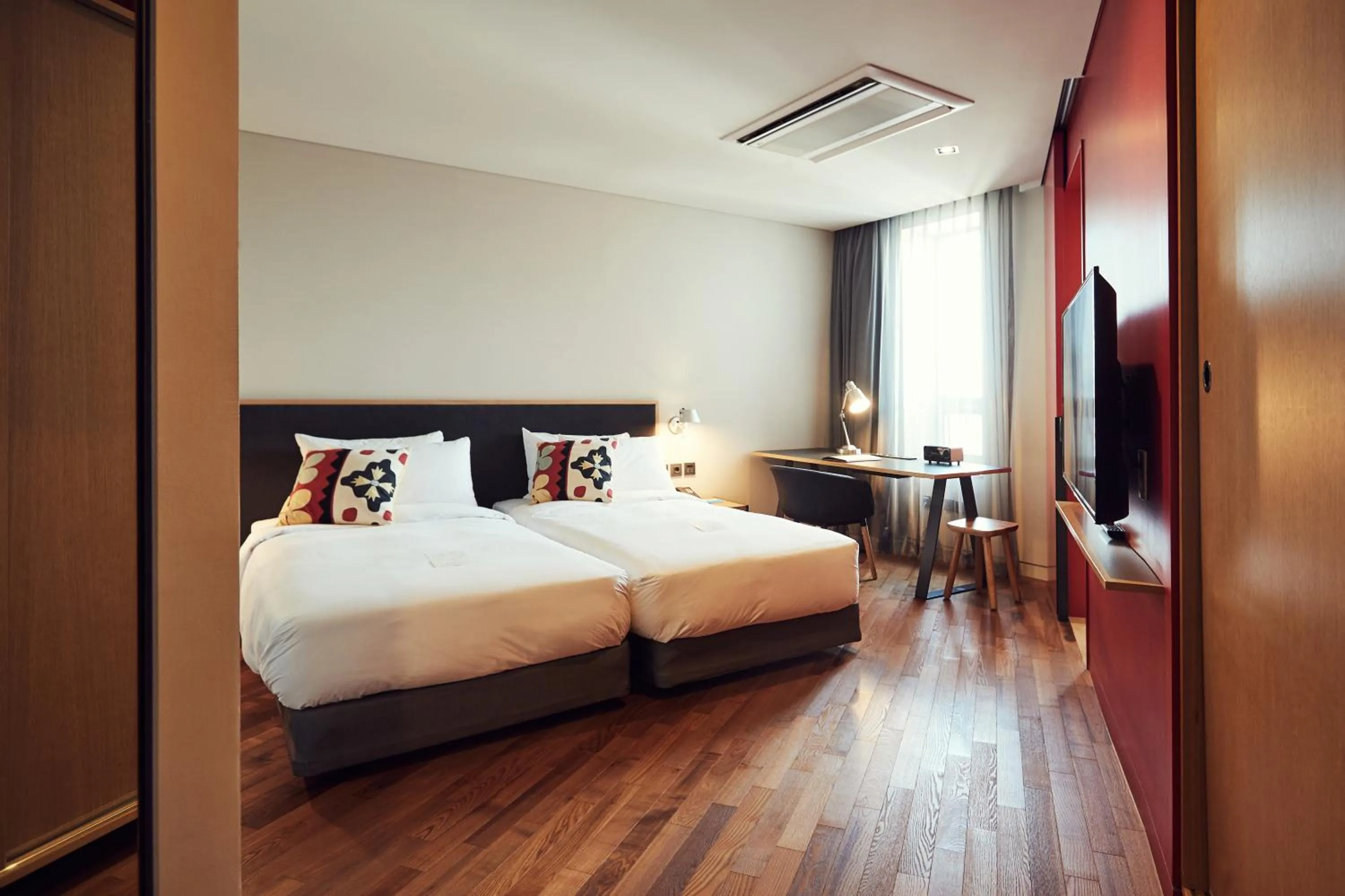 Bed in La Casa Hotel Seoul