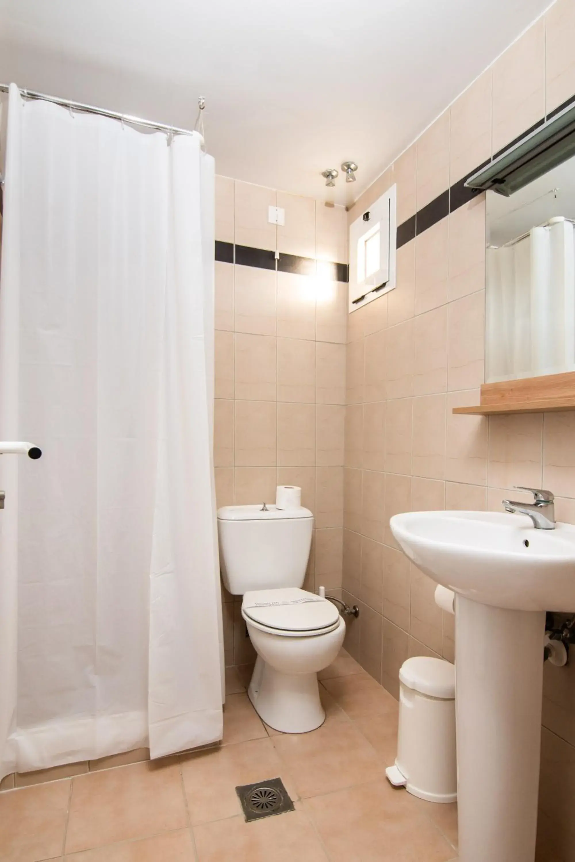 Double Room - single occupancy in Chrissy's Paradise Double Room - single occupancy in Chrissy's Paradise