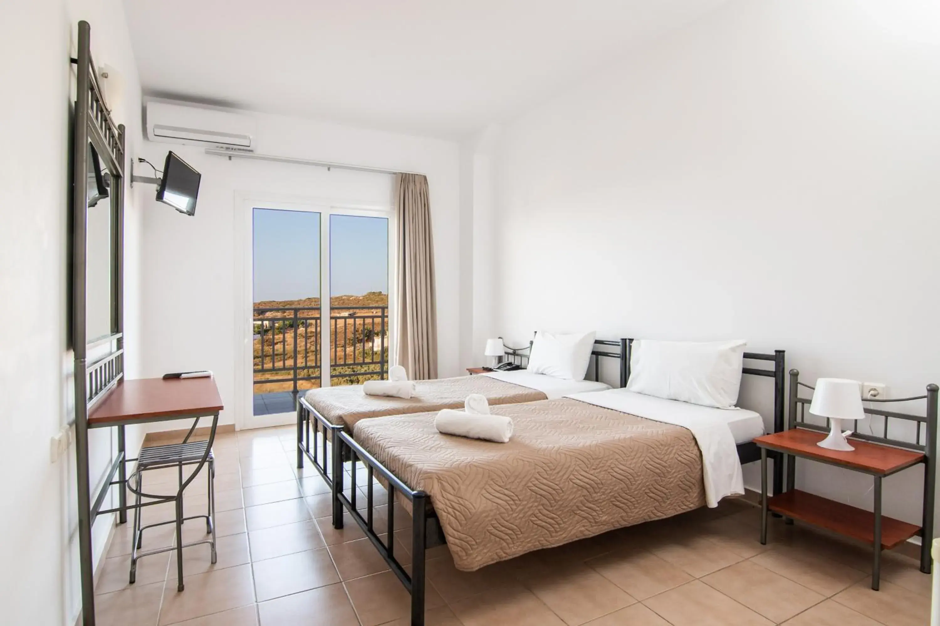 Family Room in Chrissy's Paradise Family Room in Chrissy's Paradise