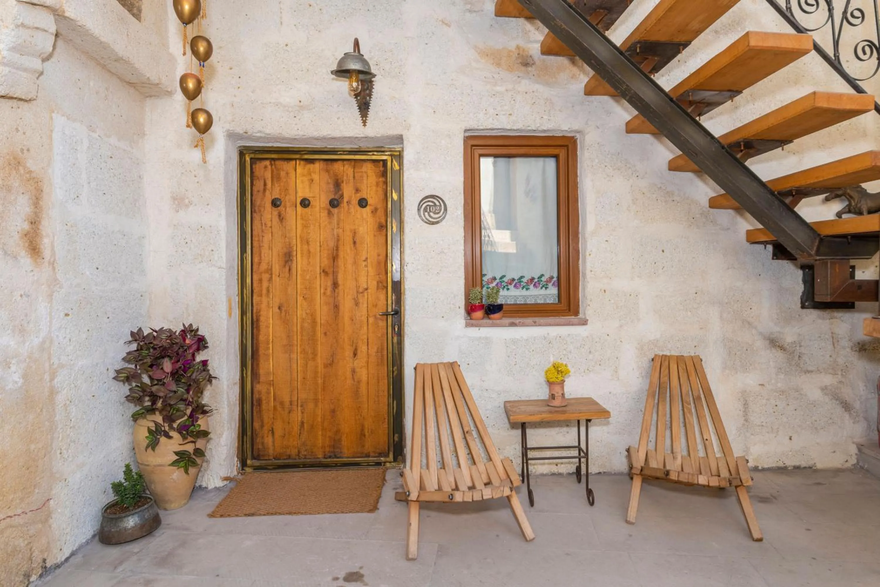 Facade/entrance in terracota hotel