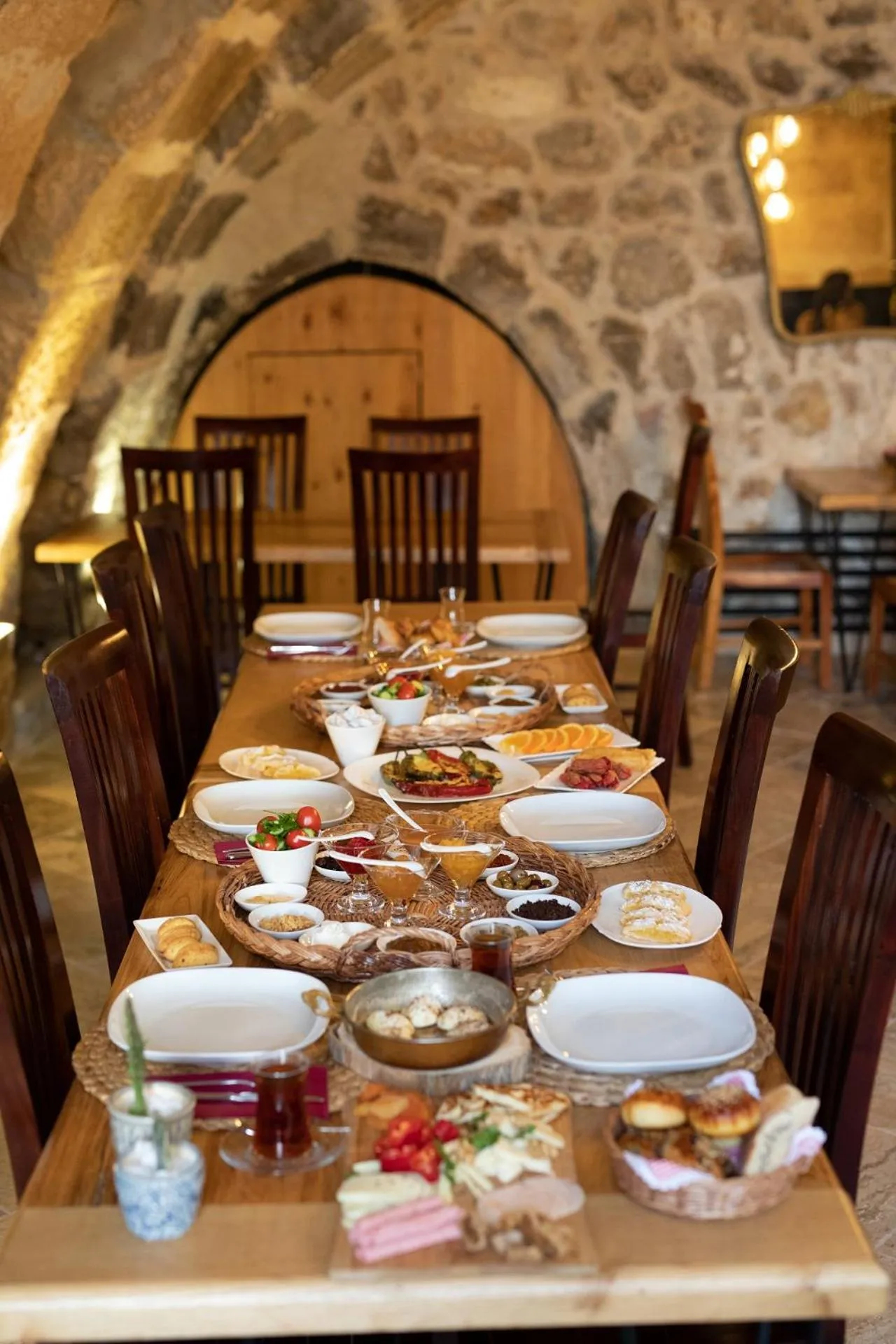 Restaurant/places to eat in terracota hotel