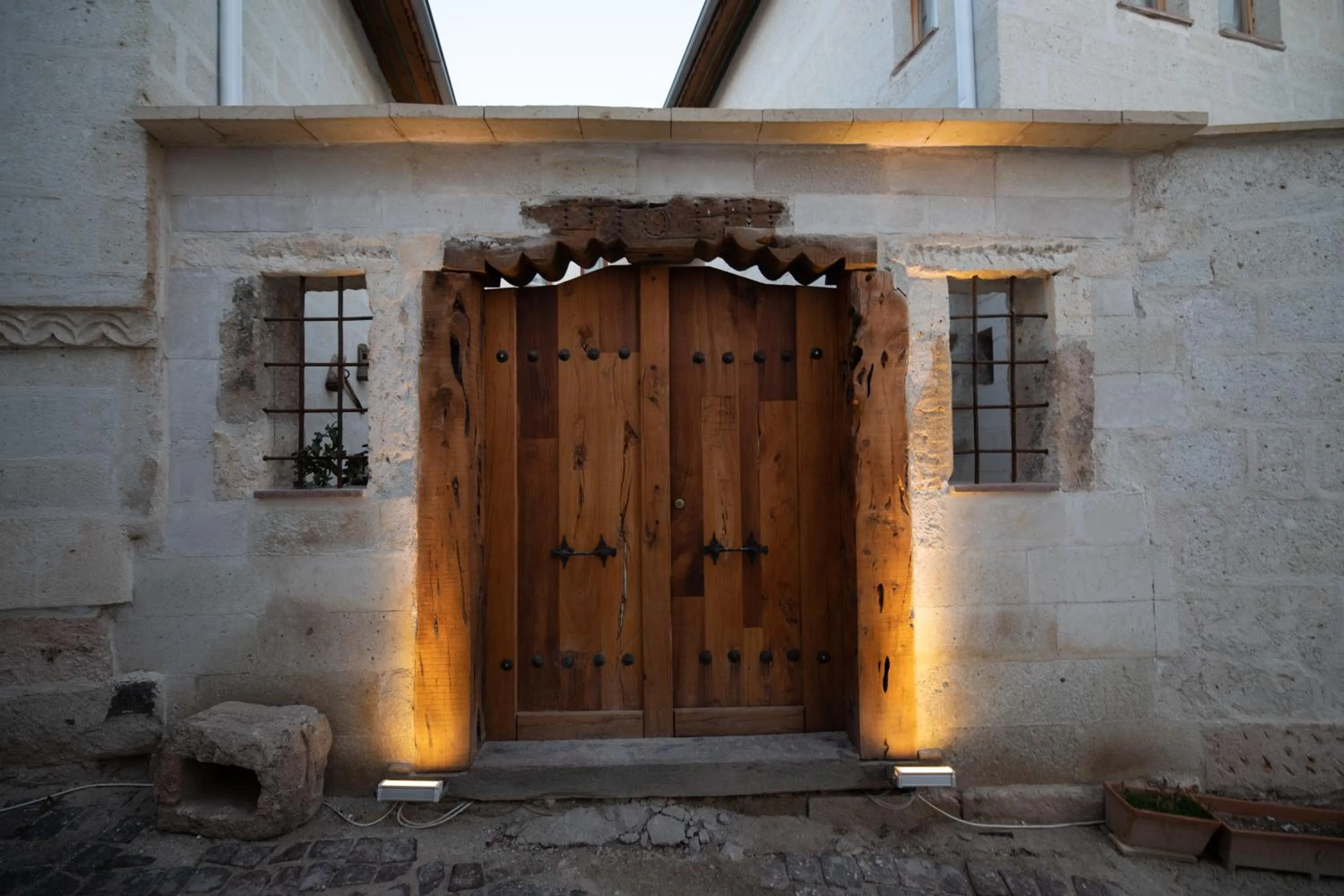 Facade/entrance in terracota hotel