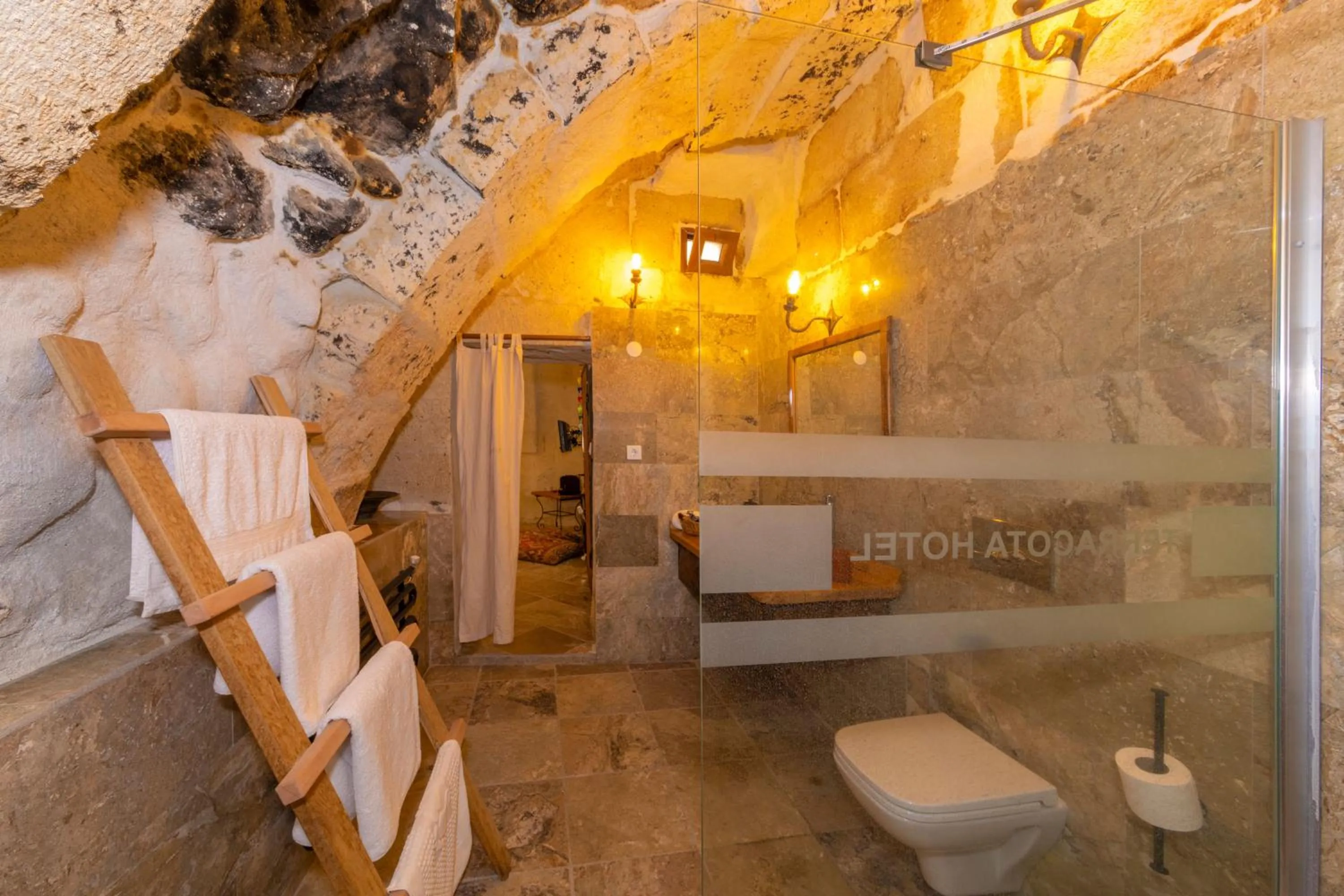 Massage in terracota hotel