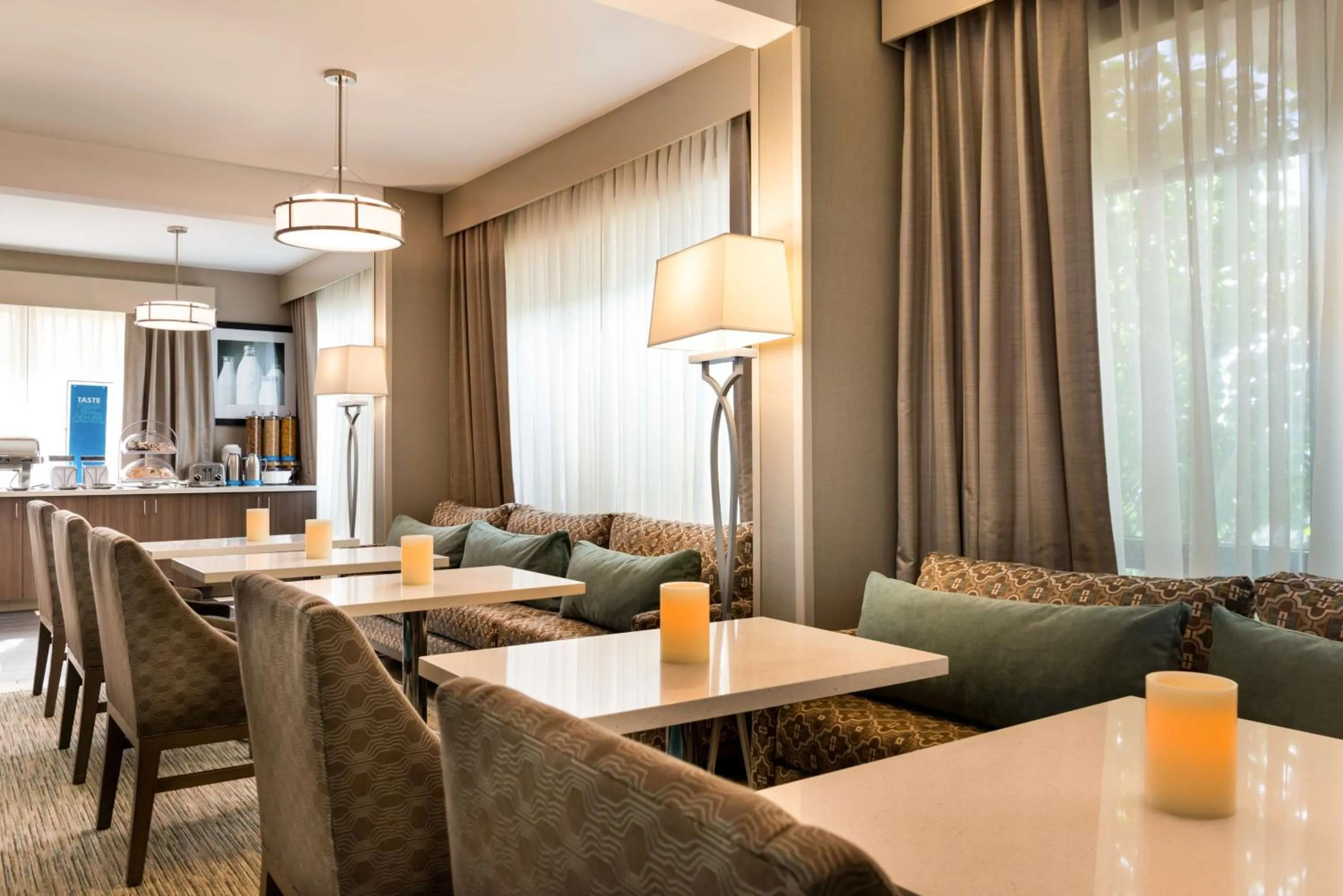 Restaurant/places to eat in Hampton Inn Los Angeles-West Covina