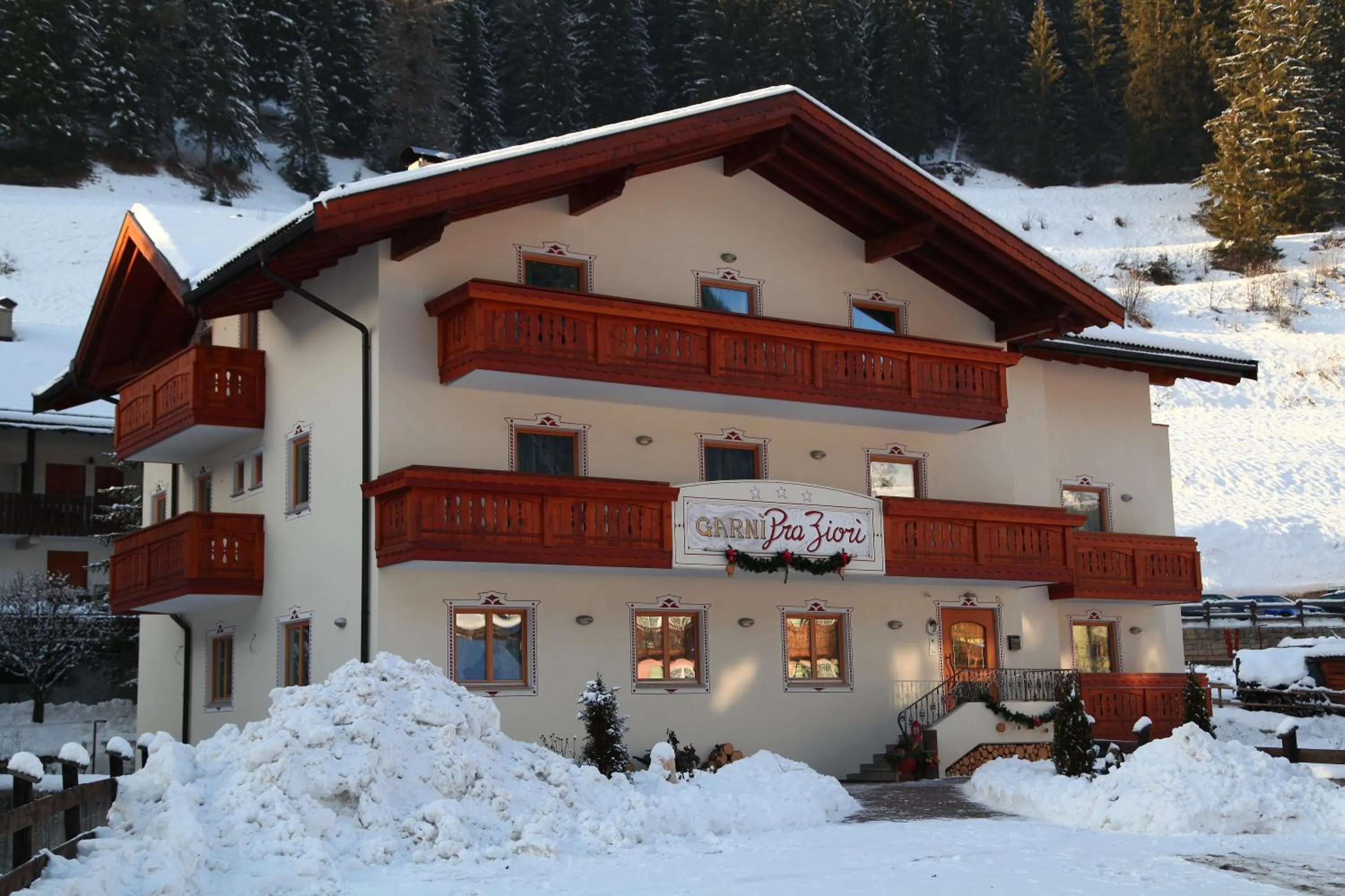 Facade/entrance in Garnì Prà Fiorì