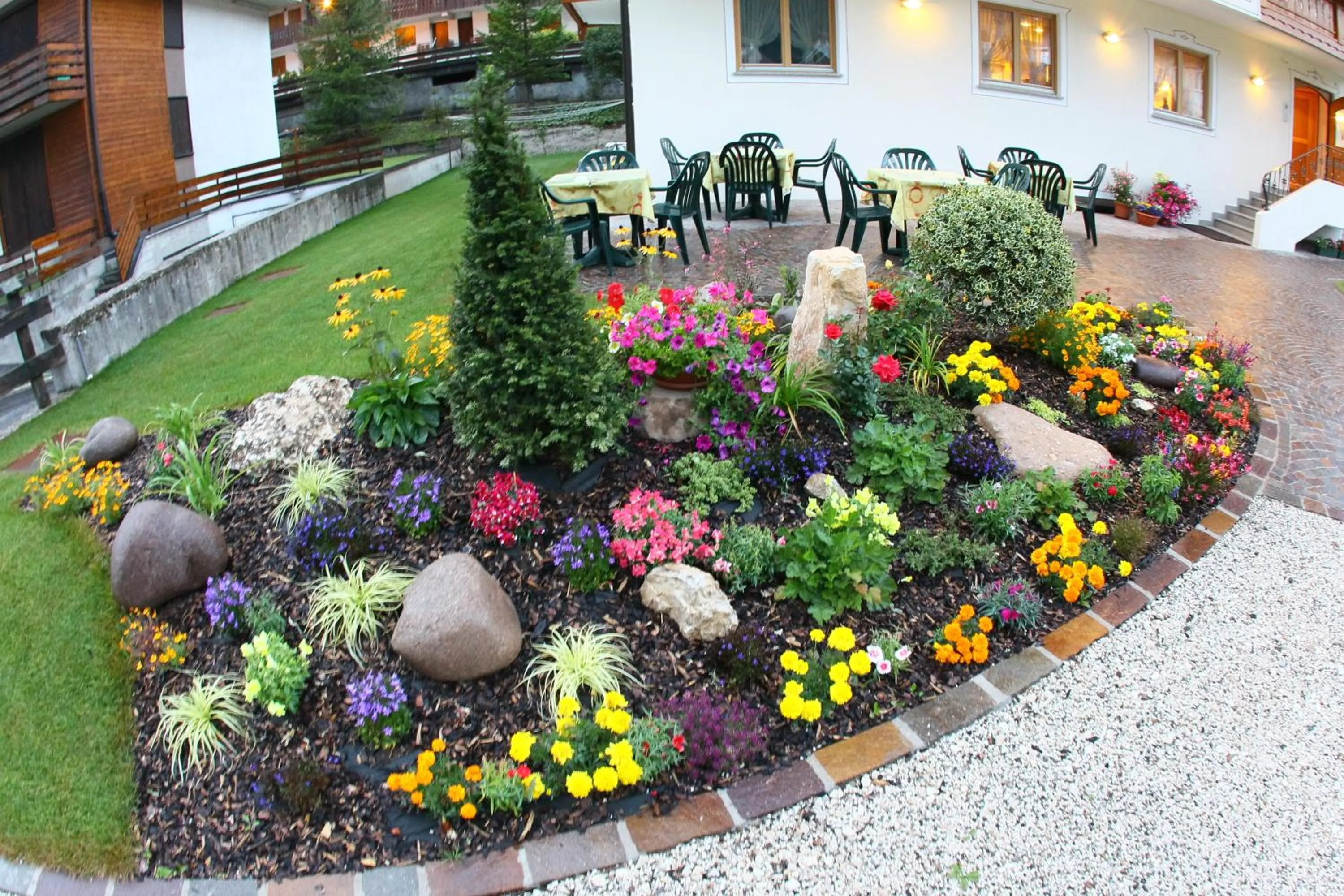 Garden in Garnì Prà Fiorì