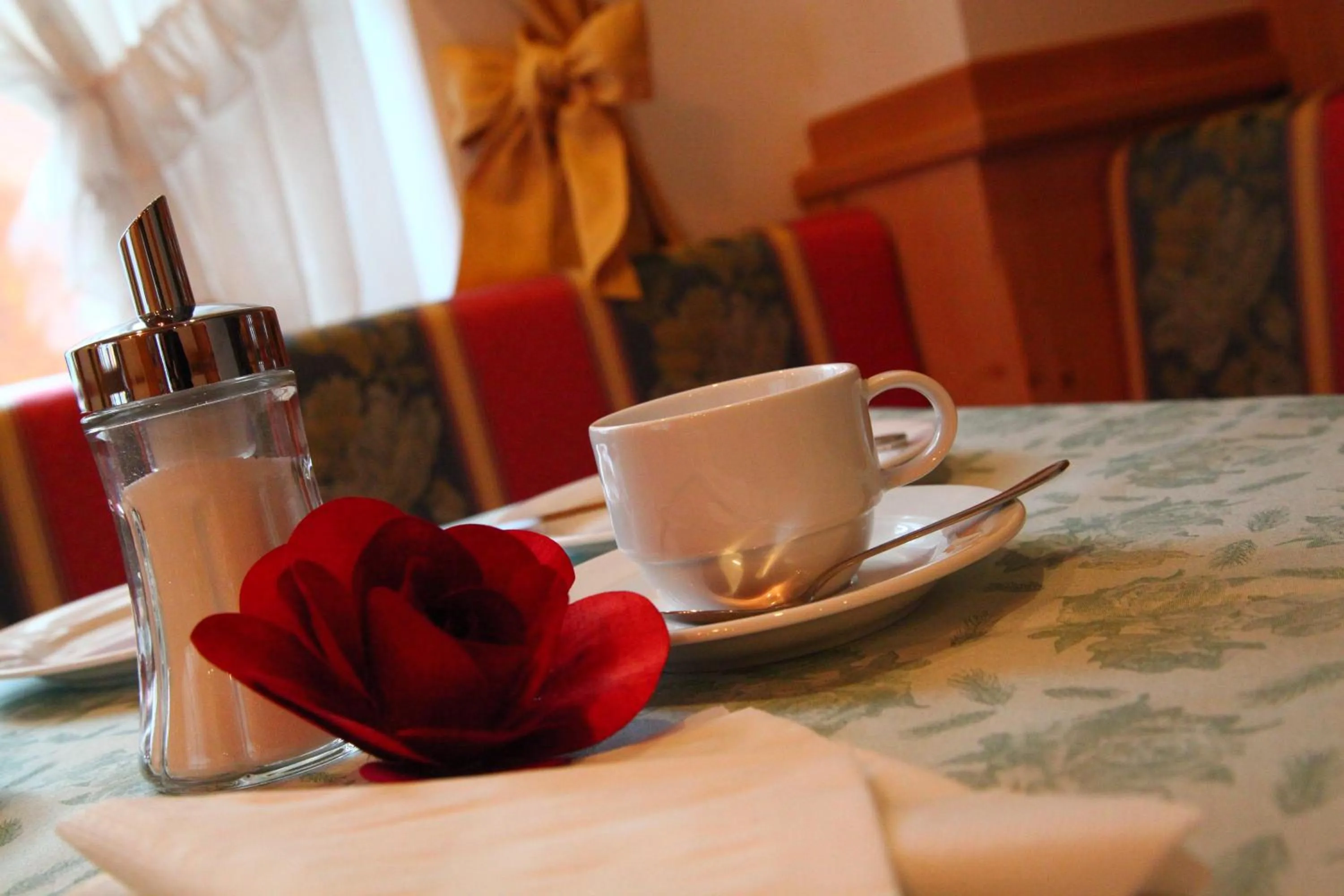 Restaurant/places to eat in Garnì Prà Fiorì