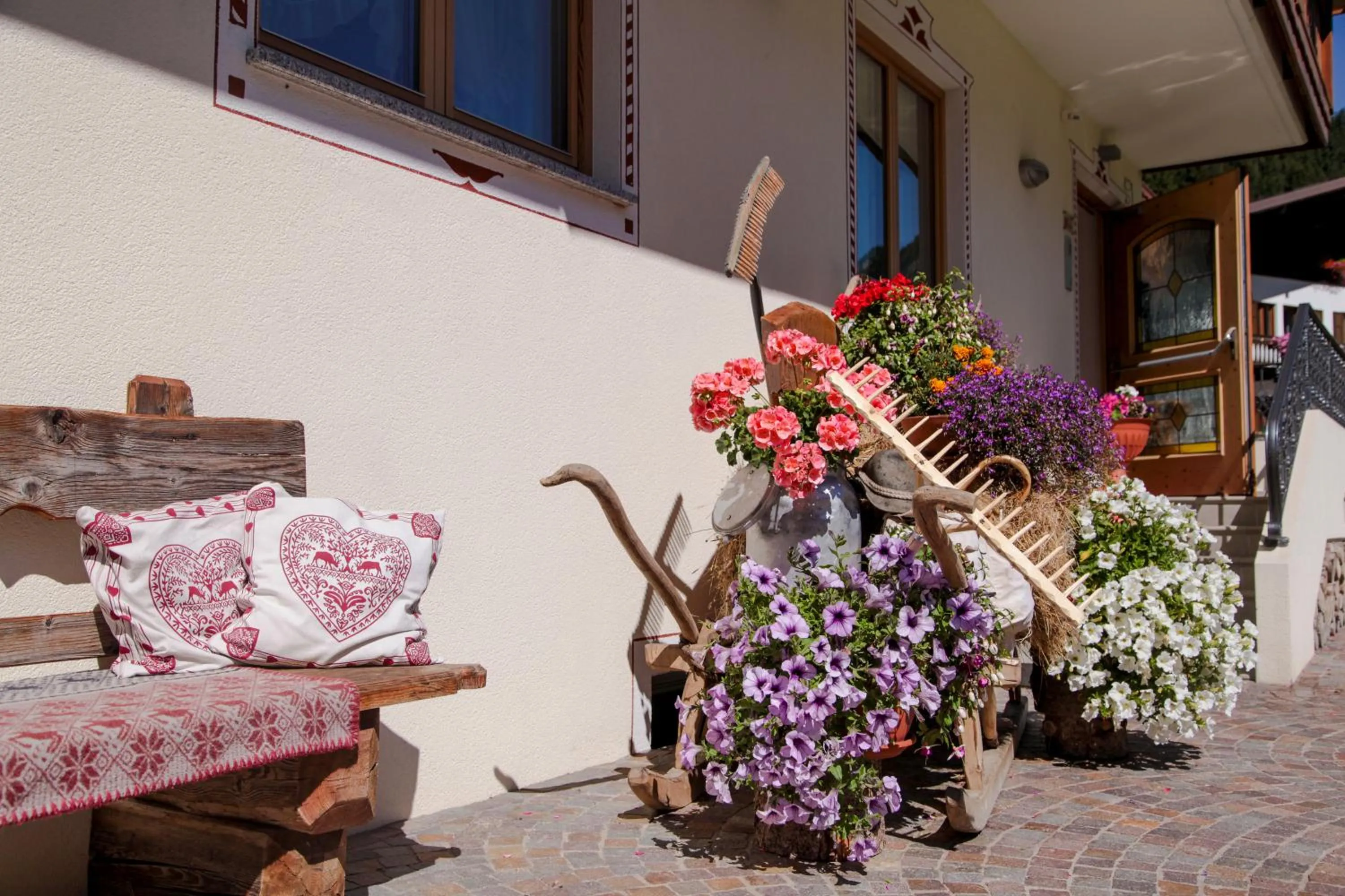 Facade/entrance in Garnì Prà Fiorì