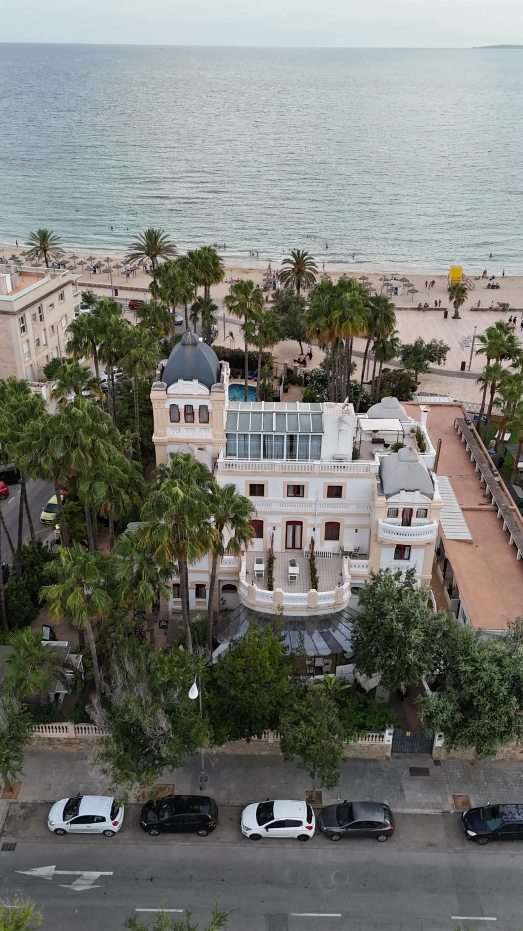 Property building in Hotel Ciutat Jardi