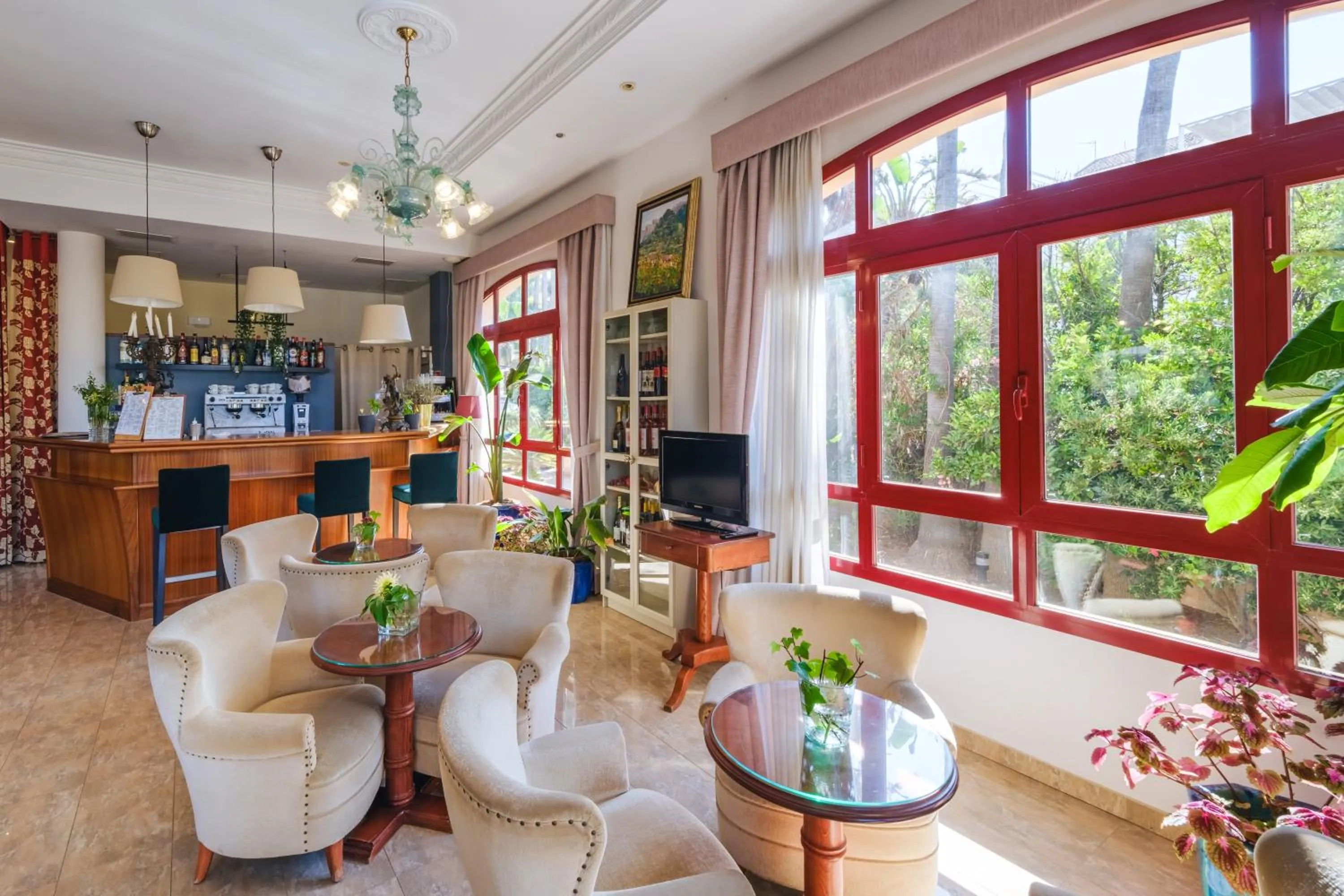 Lounge or bar in Hotel Ciutat Jardi