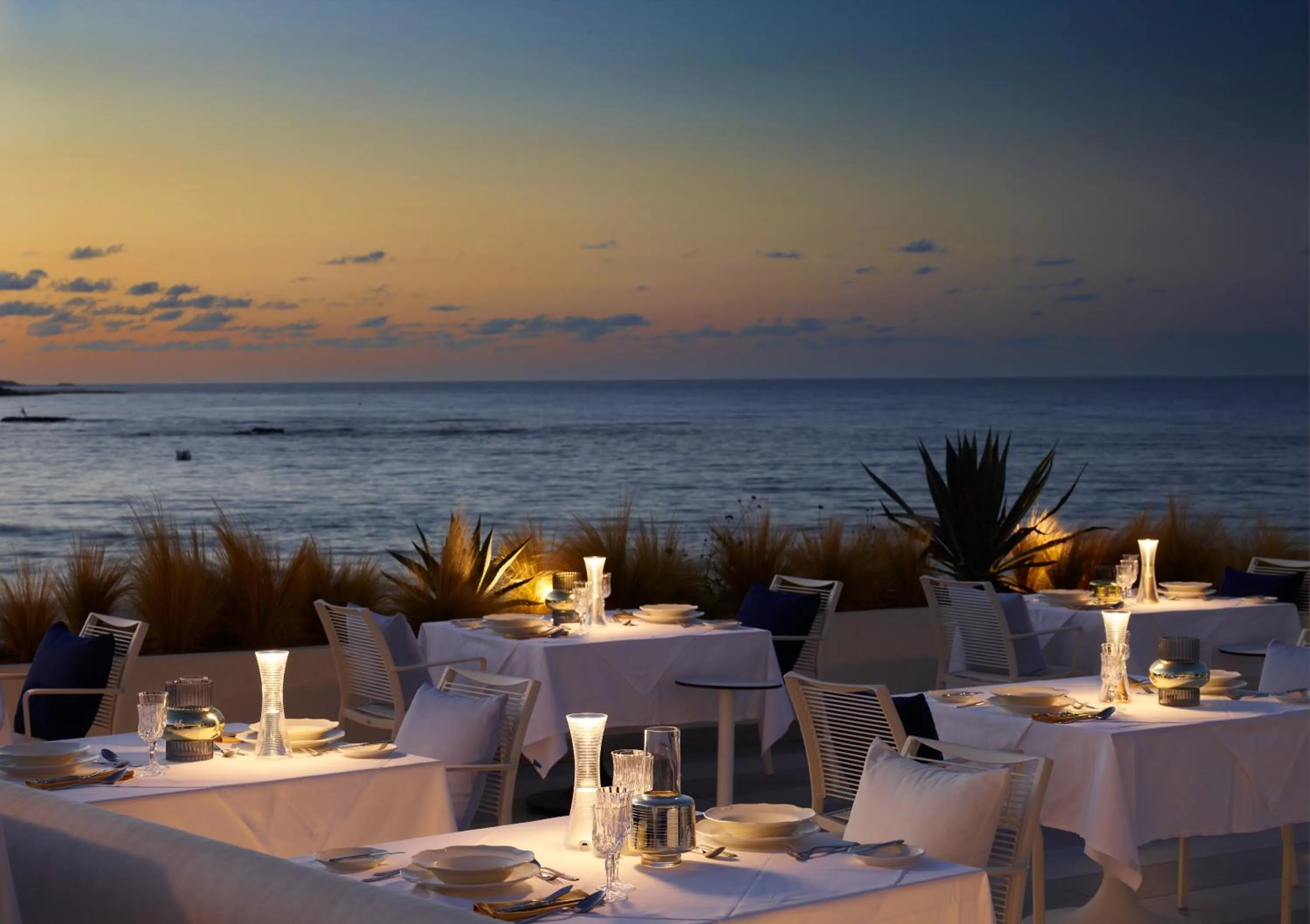 Restaurant/places to eat in I Resort Beach Hotel & Spa