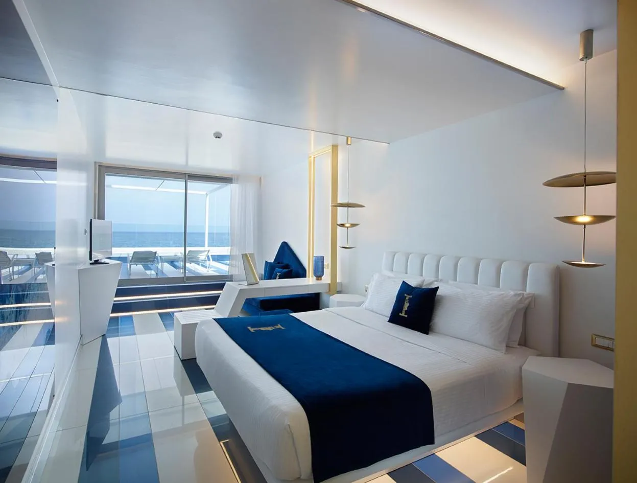 Bed in I Resort Beach Hotel & Spa