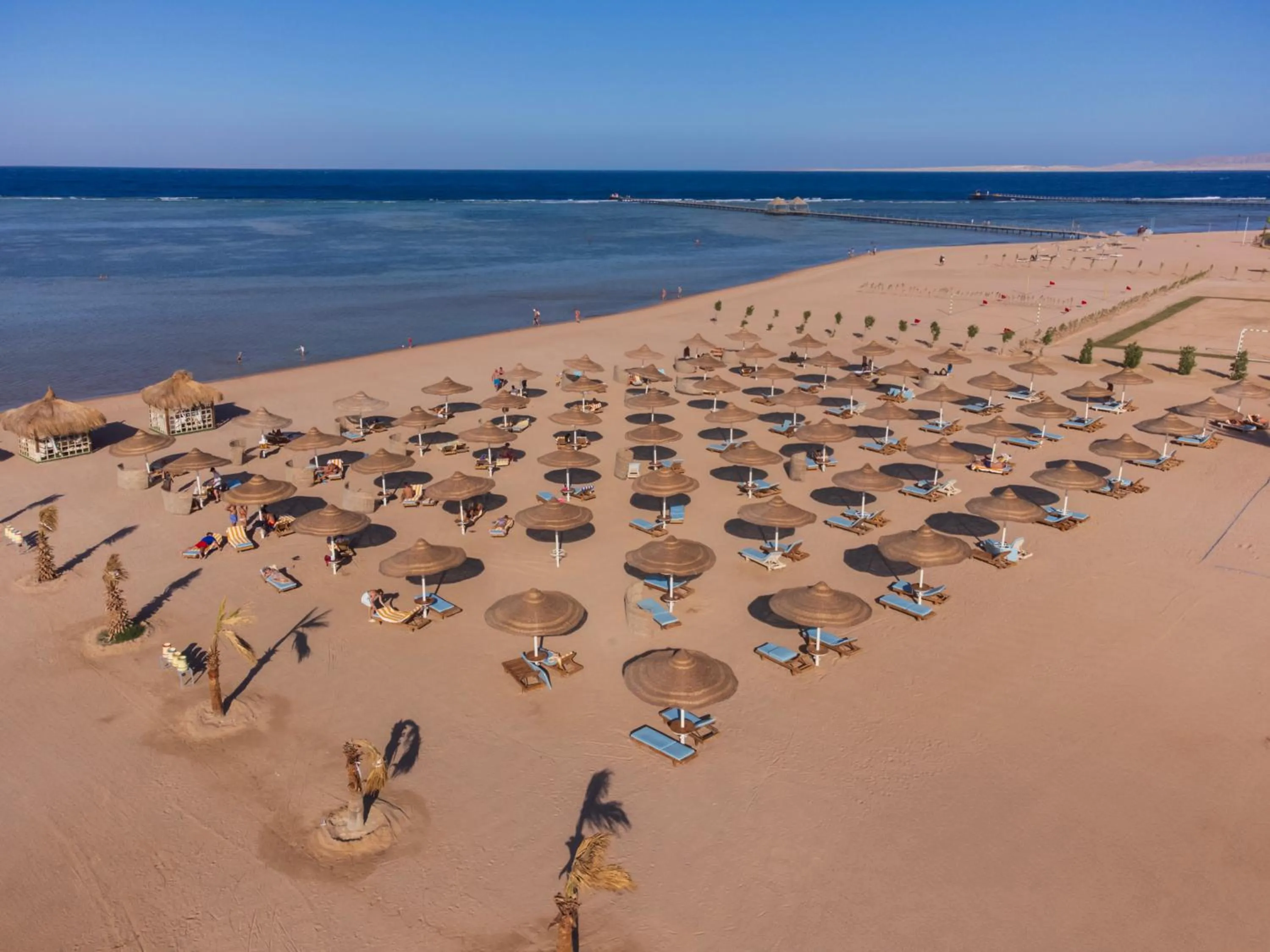 Beach in Amwaj Oyoun Resort