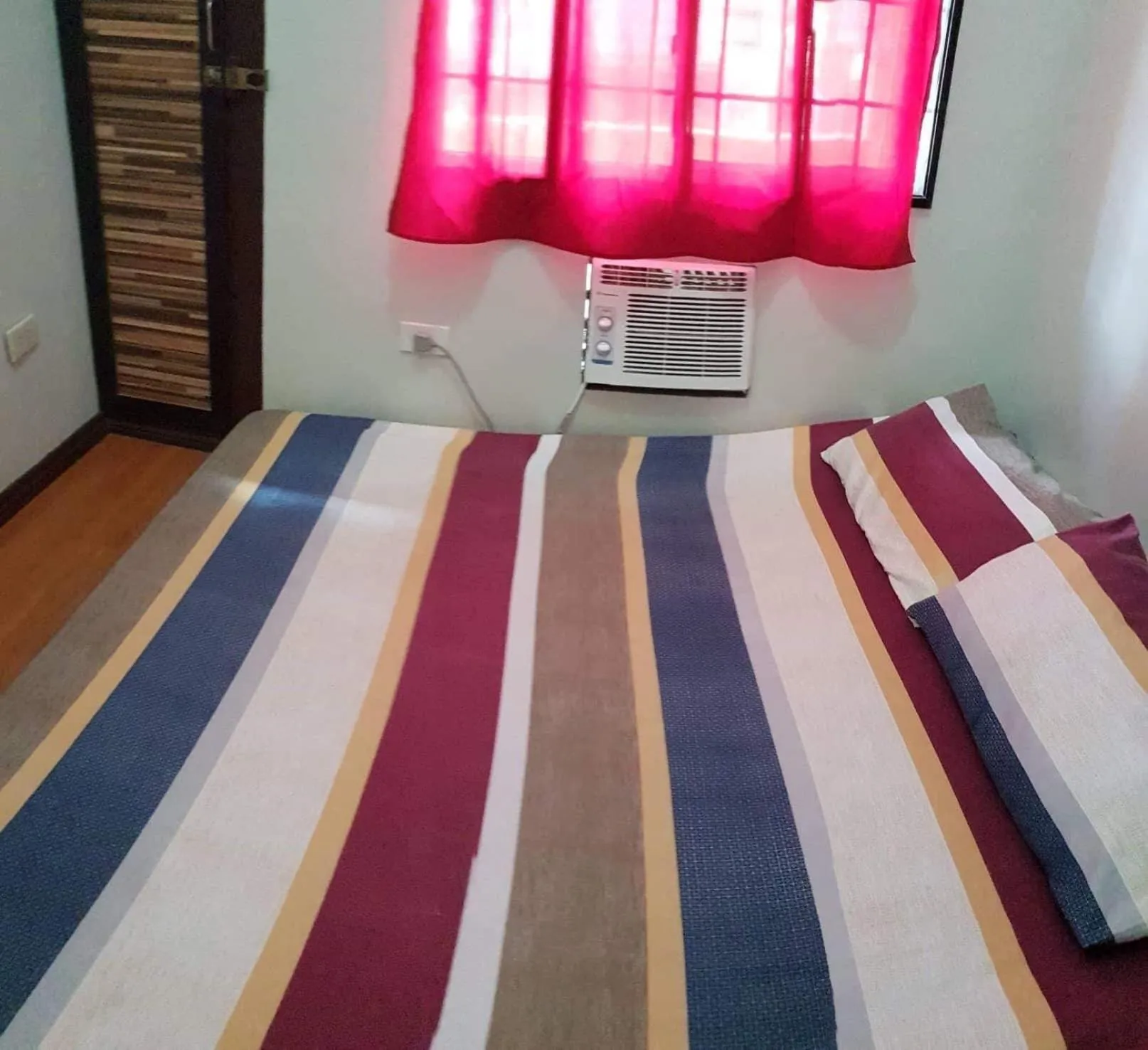 Bed in Lemon Transient House