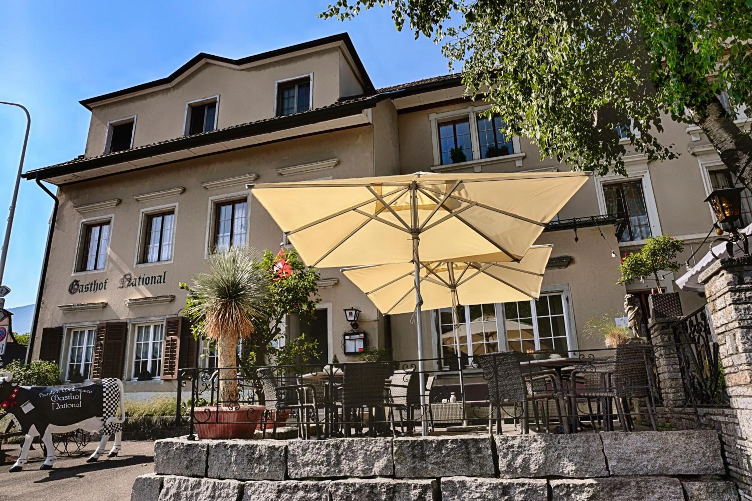 Facade/entrance in Gasthof National