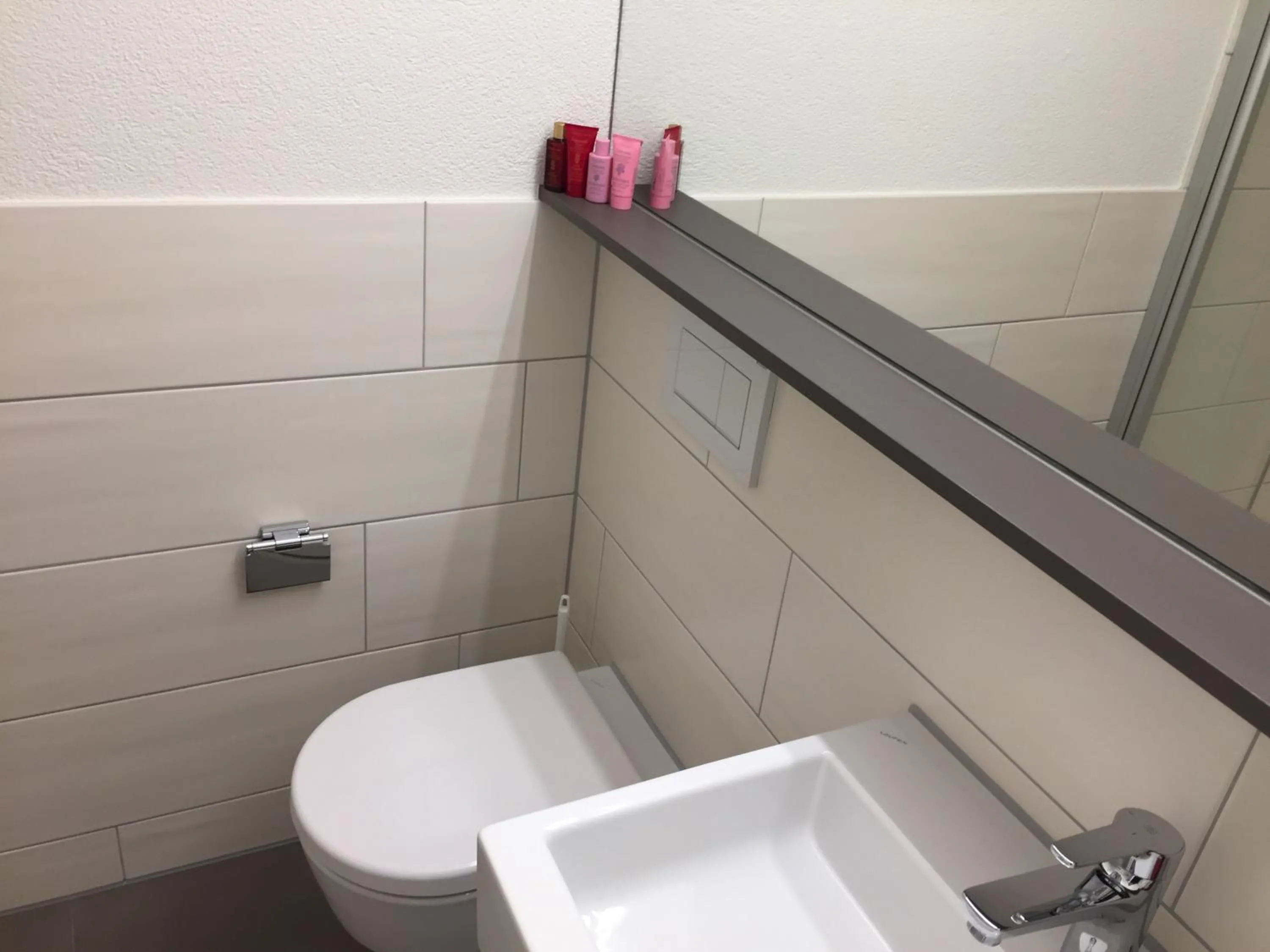 Photo of the whole room in Gasthof National