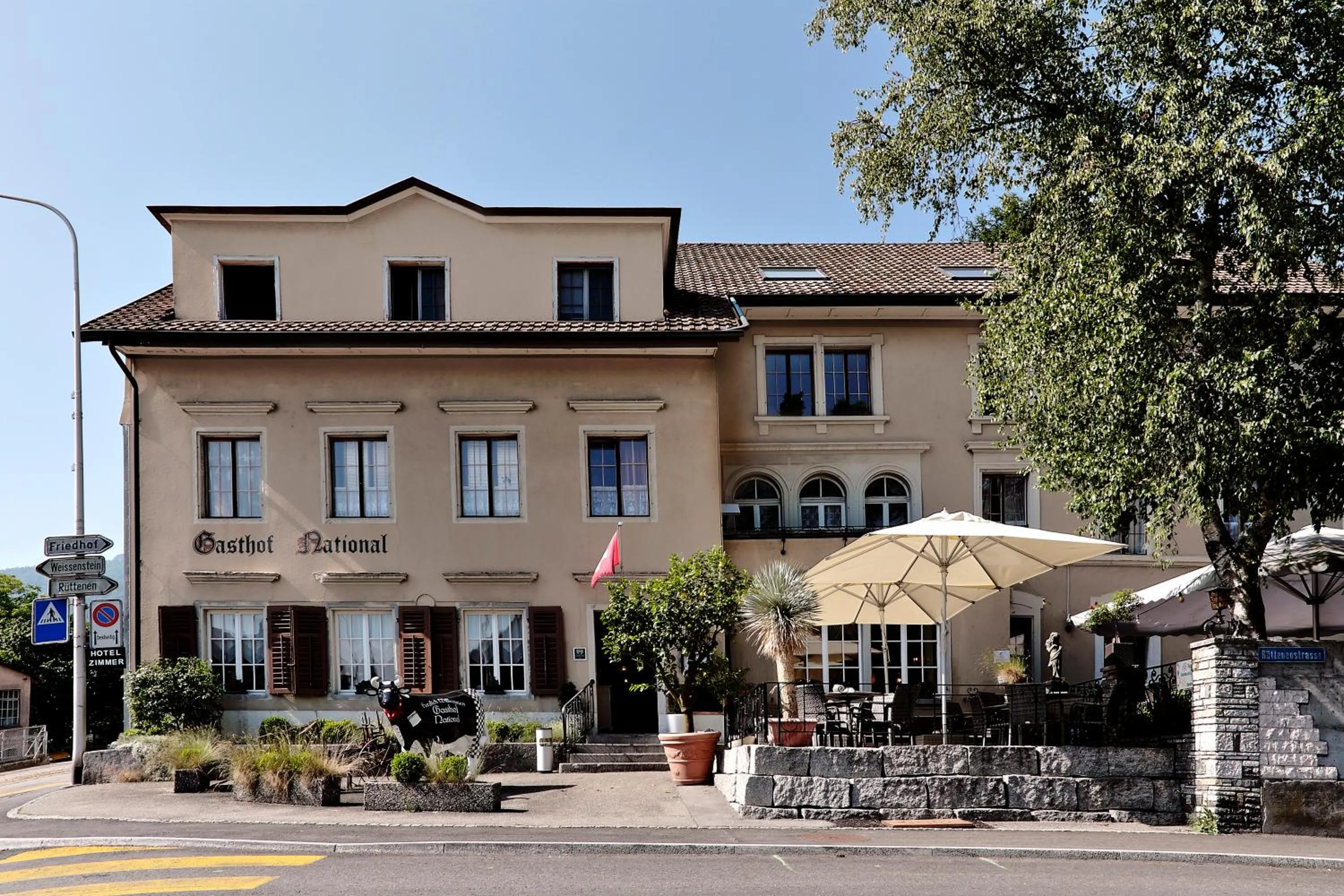 Facade/entrance in Gasthof National