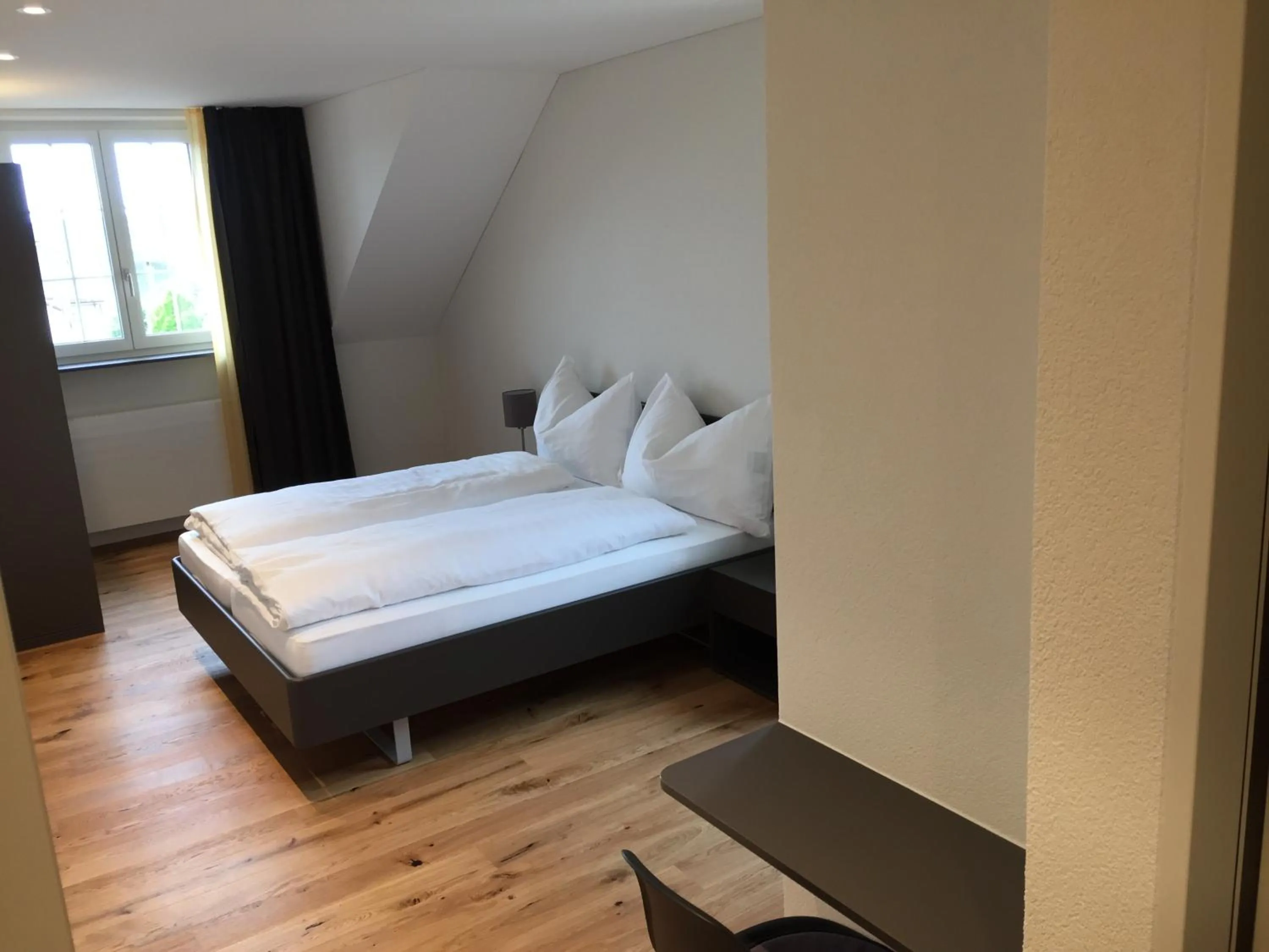 Bedroom, Bed in Gasthof National