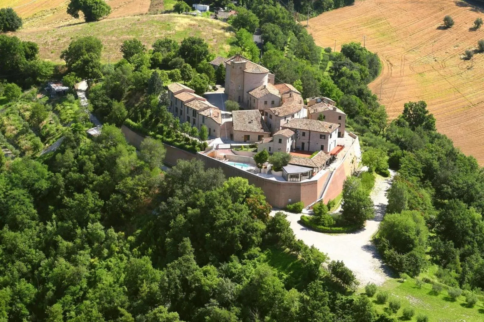 Casa Oliva borgo del Benessere delle Marche
