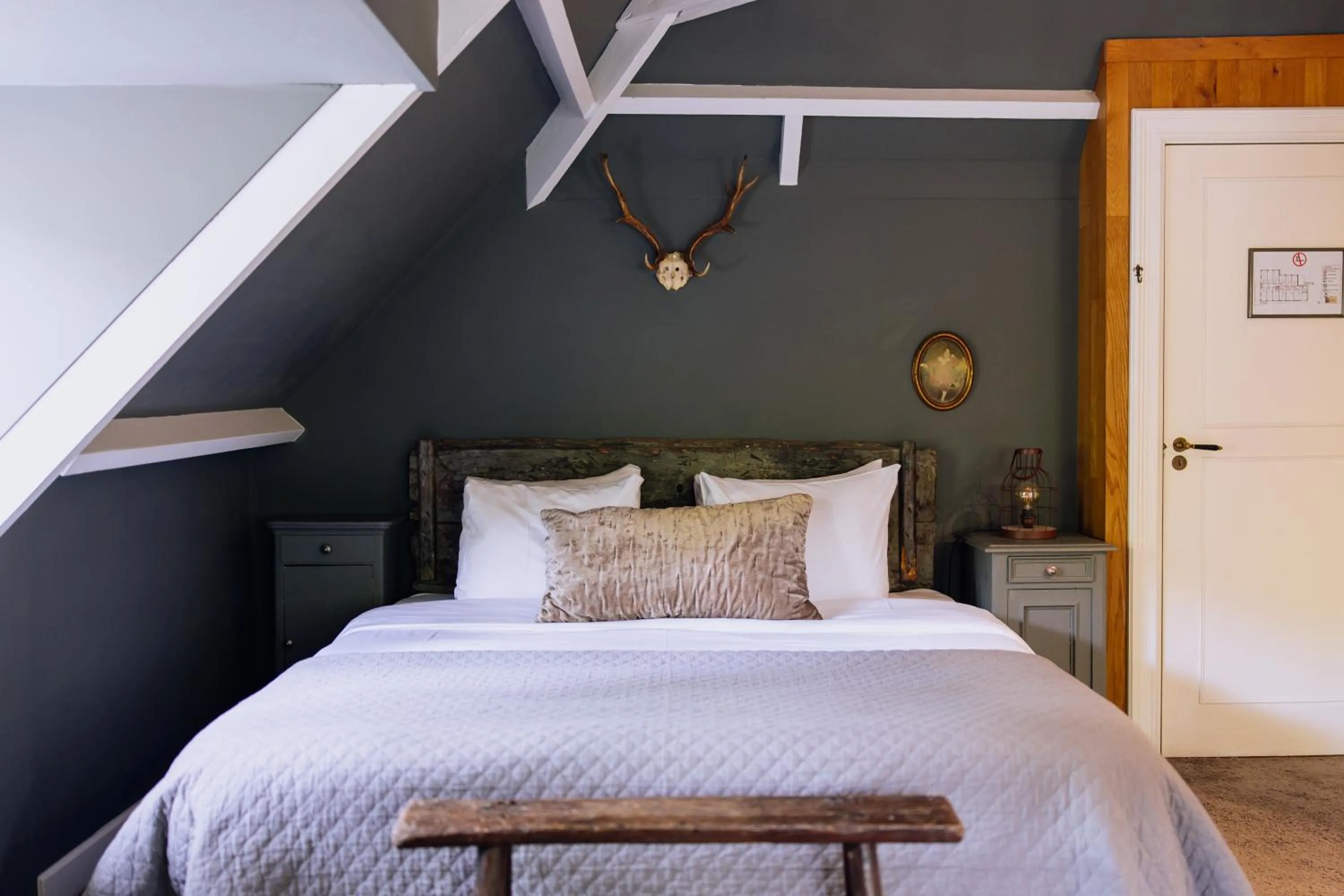 Bed in Hotel & Restaurant Meneer Van Eijck