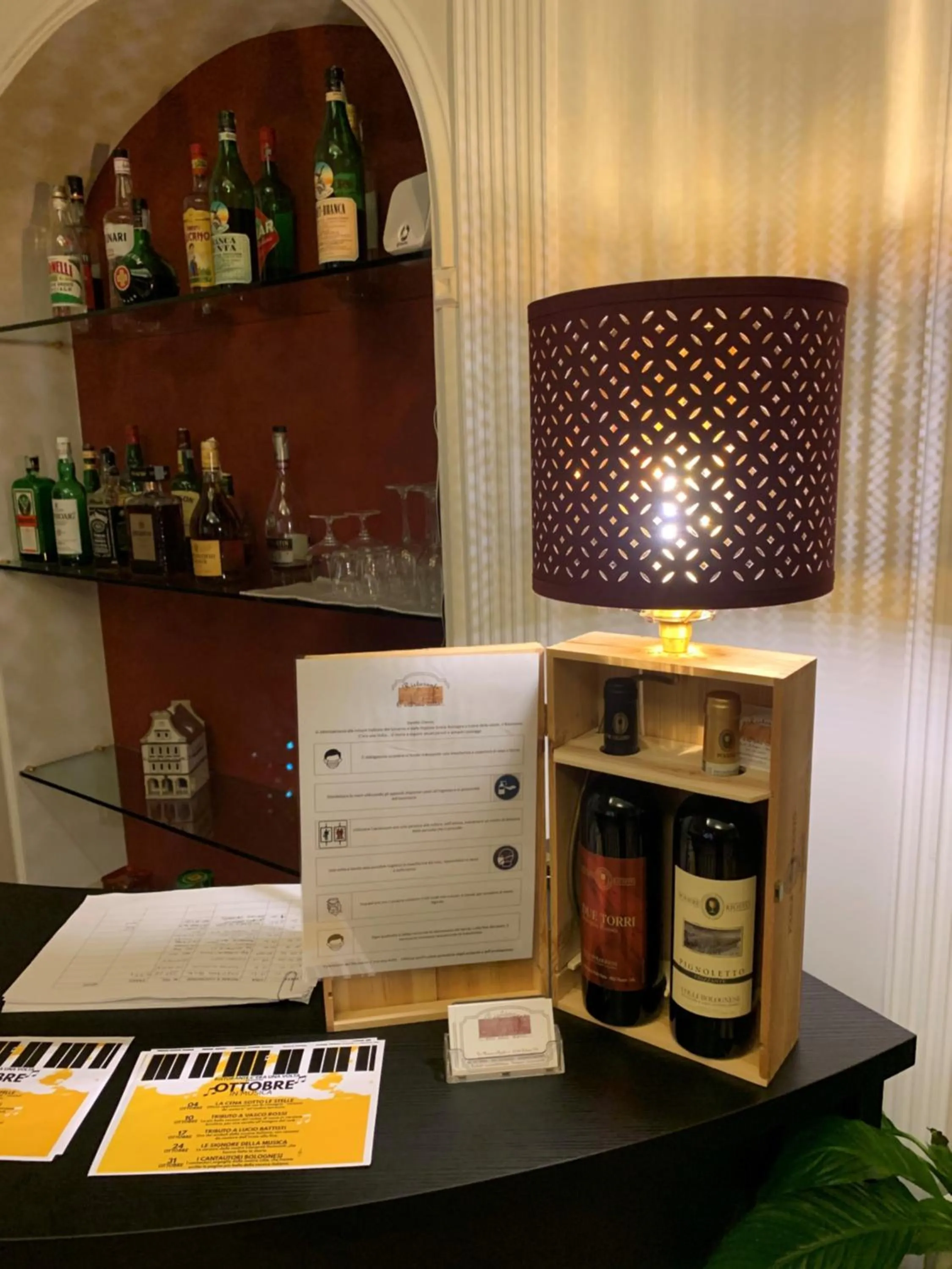 Restaurant/places to eat in Hotel Roma