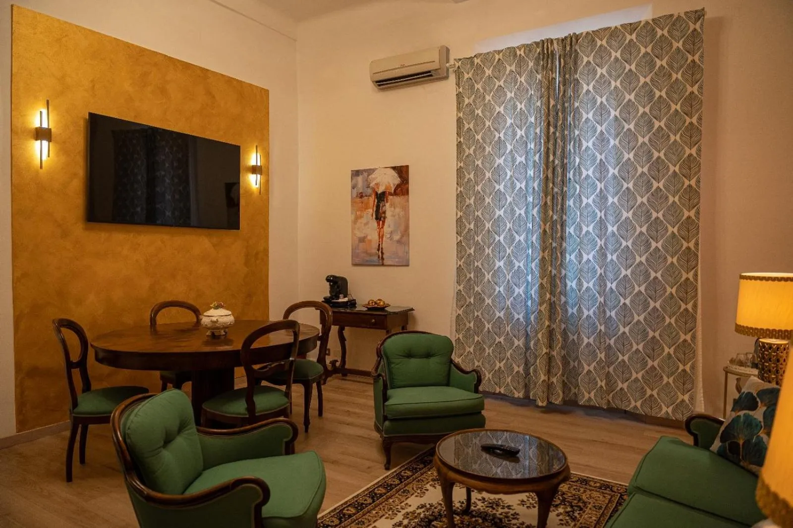 TV and multimedia in Hotel Roma