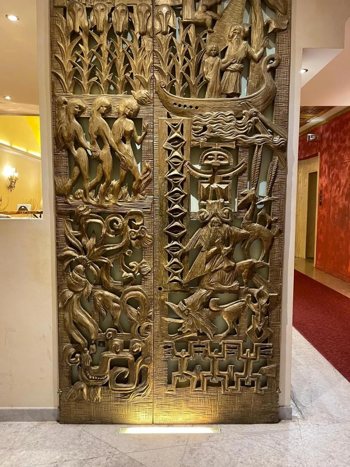 Decorative detail in Hotel Roma