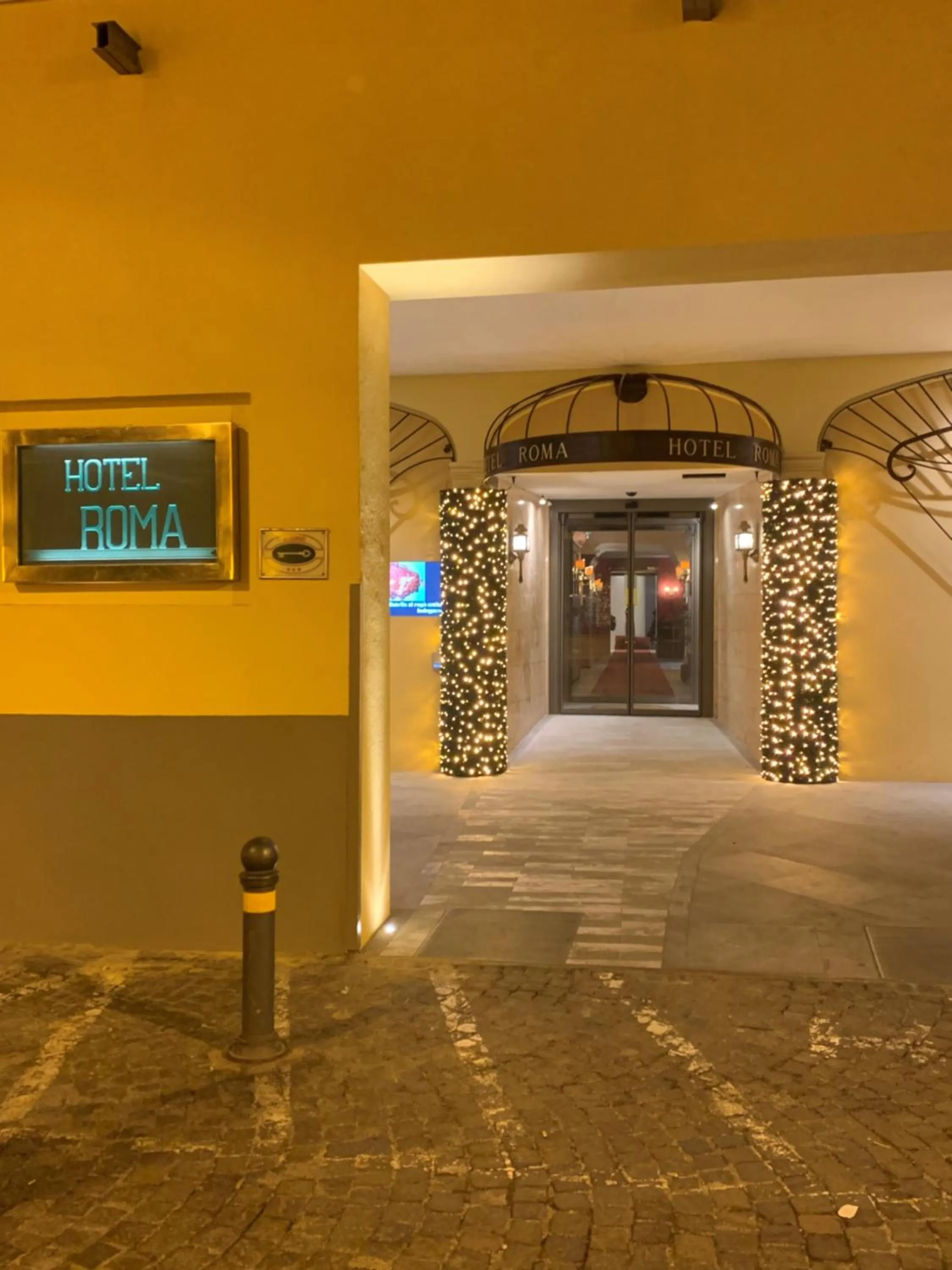 Facade/entrance in Hotel Roma