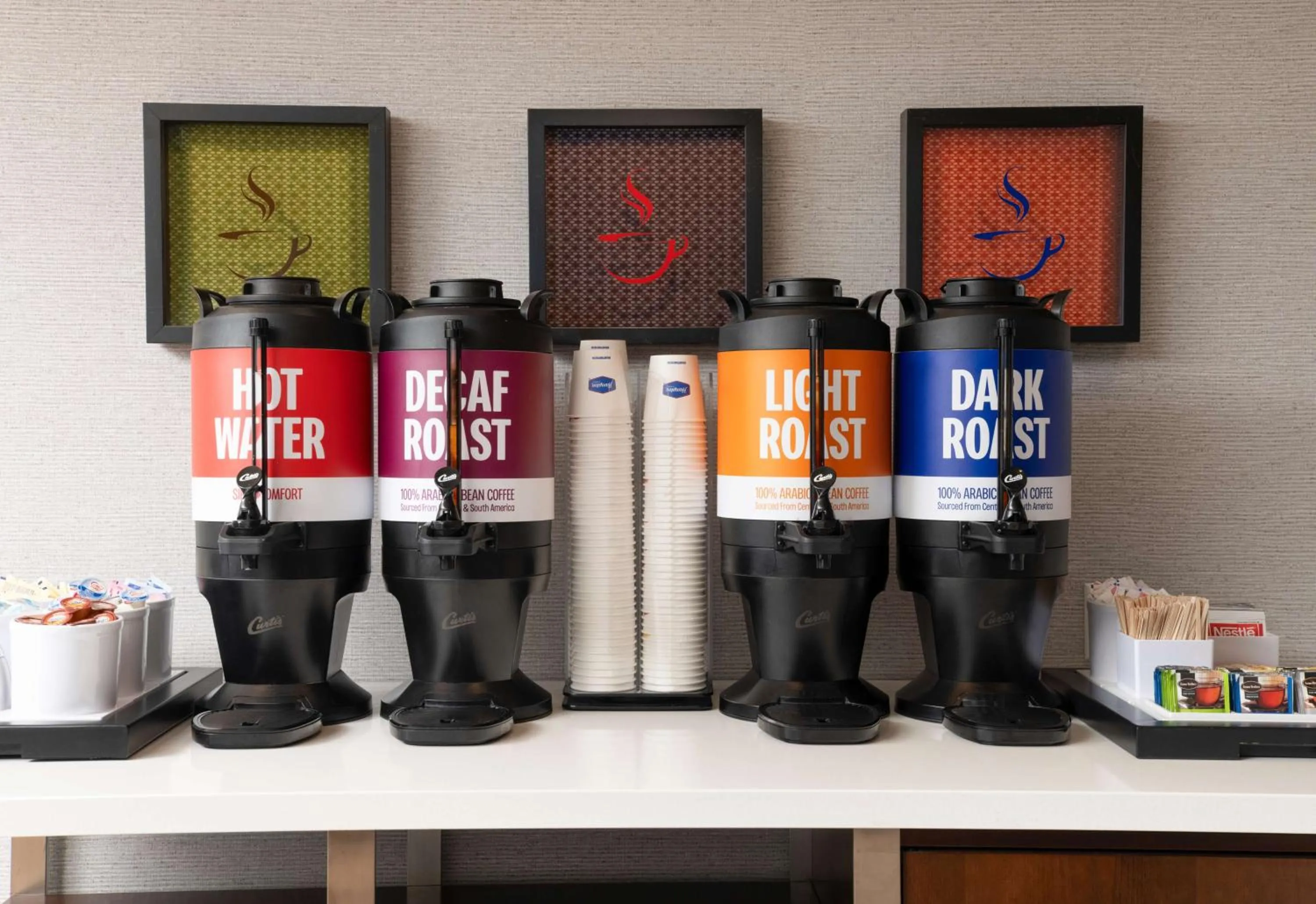 Dining area in Hampton Inn San Diego/Del Mar