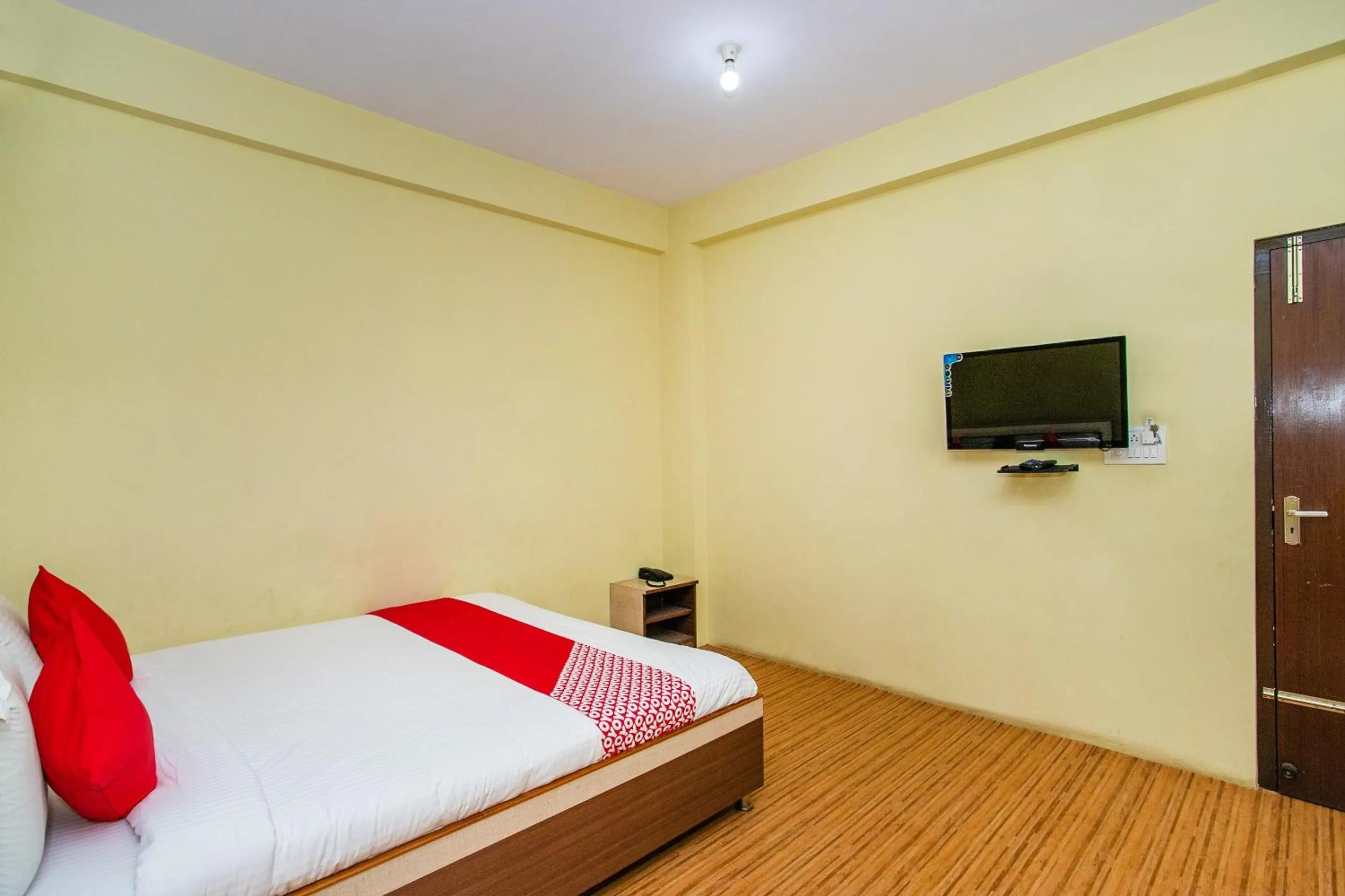 Bedroom in Hotel O by OYO Alankar Residency