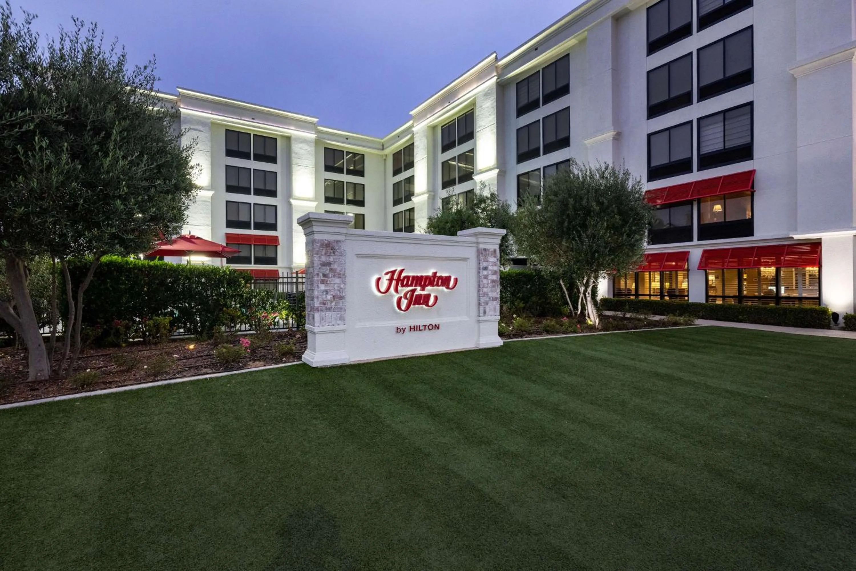 Property building in Hampton Inn by Hilton San Diego - Kearny Mesa