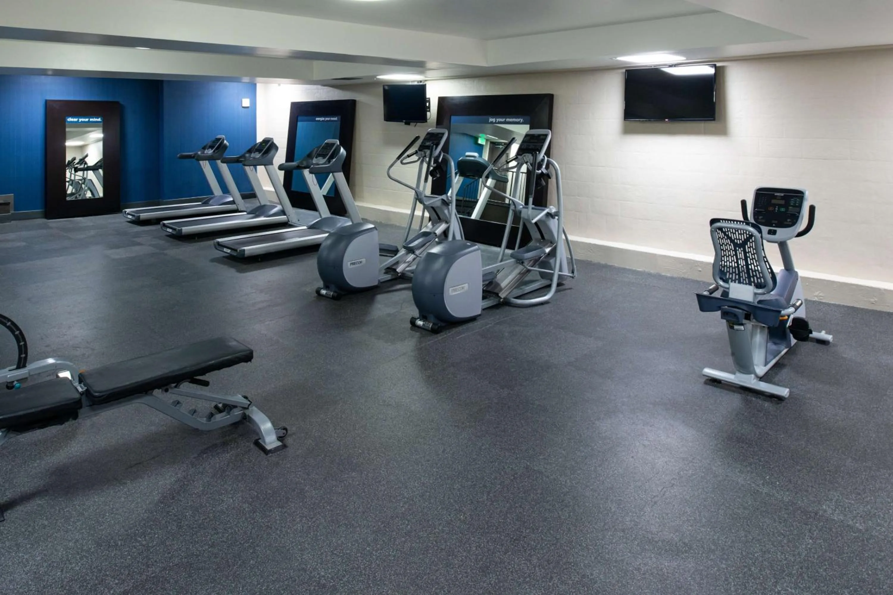 Fitness centre/facilities in Hampton Inn San Francisco - Daly City