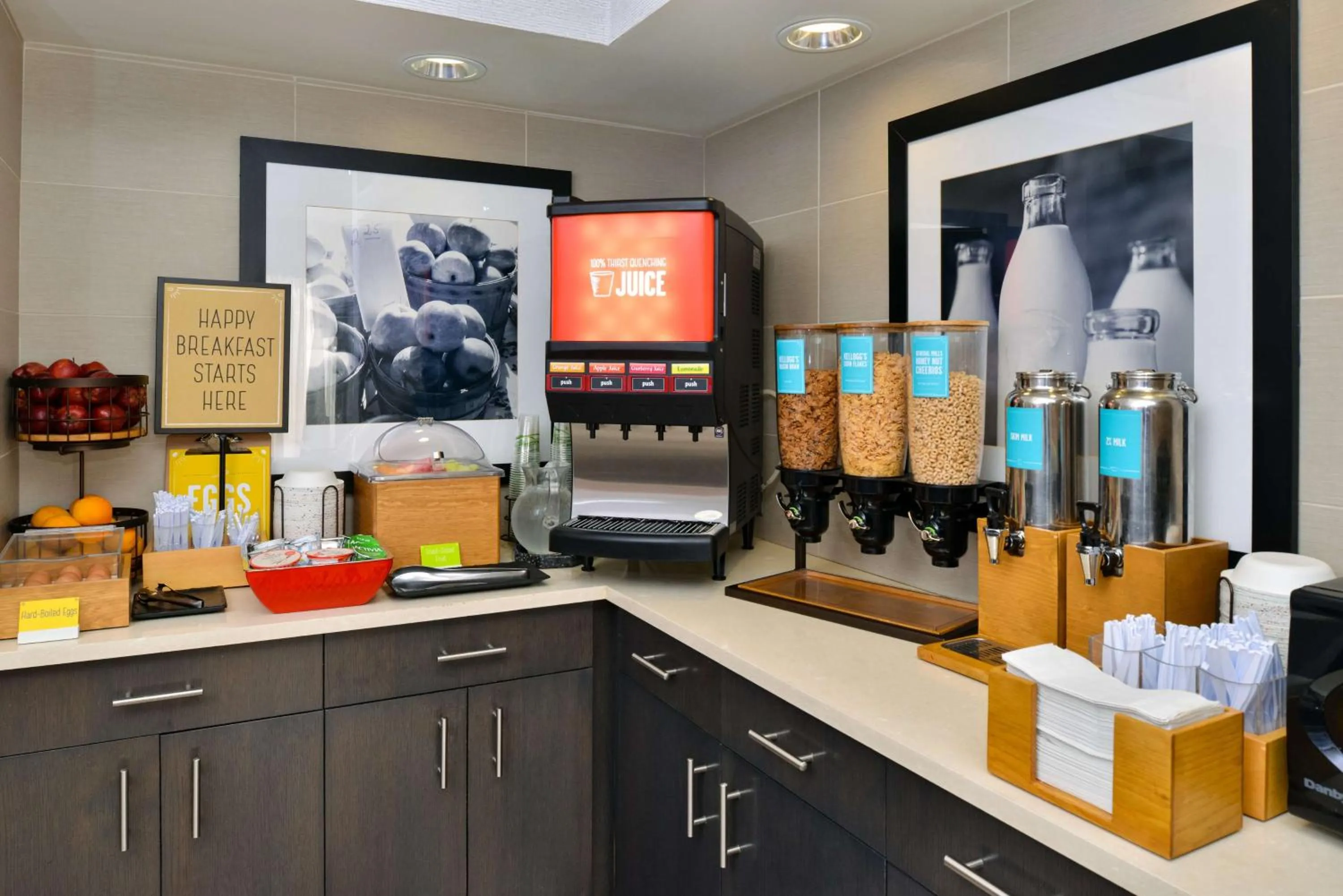 Breakfast in Hampton Inn San Francisco - Daly City