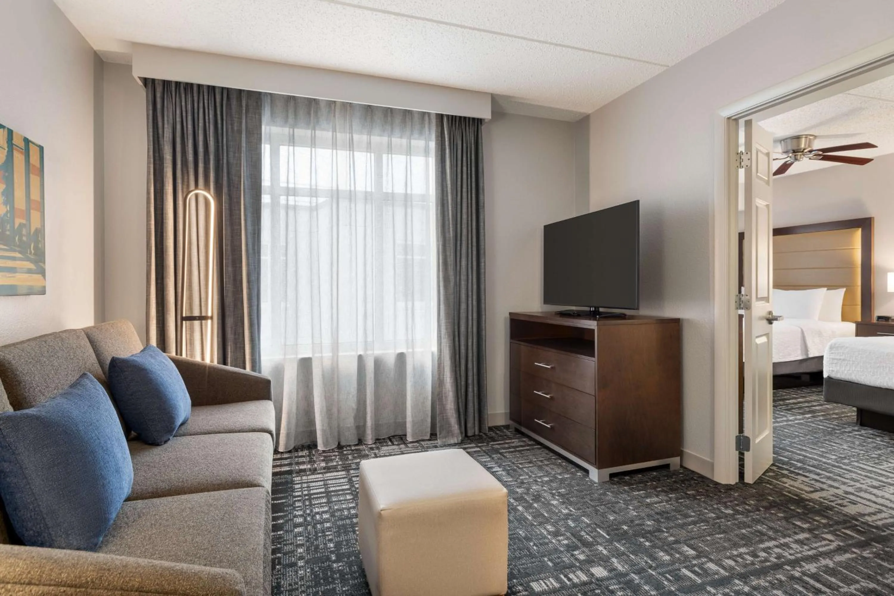 Living room, Bed in Homewood Suites by Hilton Washington, D.C. Downtown