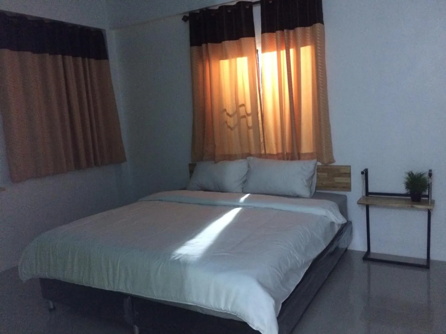 Photo of the whole room, Bed in Rung ChiangRai Resort