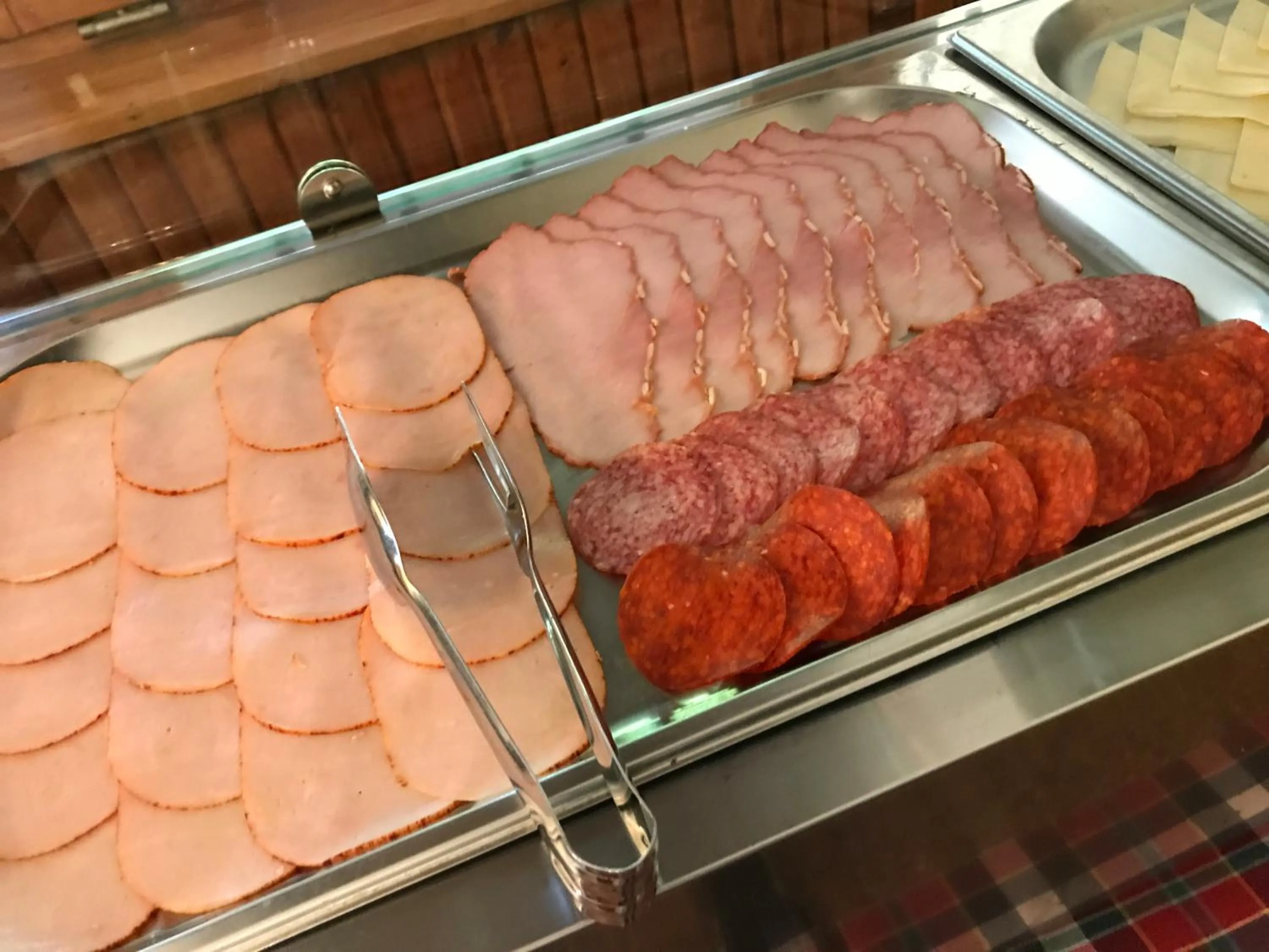 Buffet breakfast in Hotel Síkfőkút