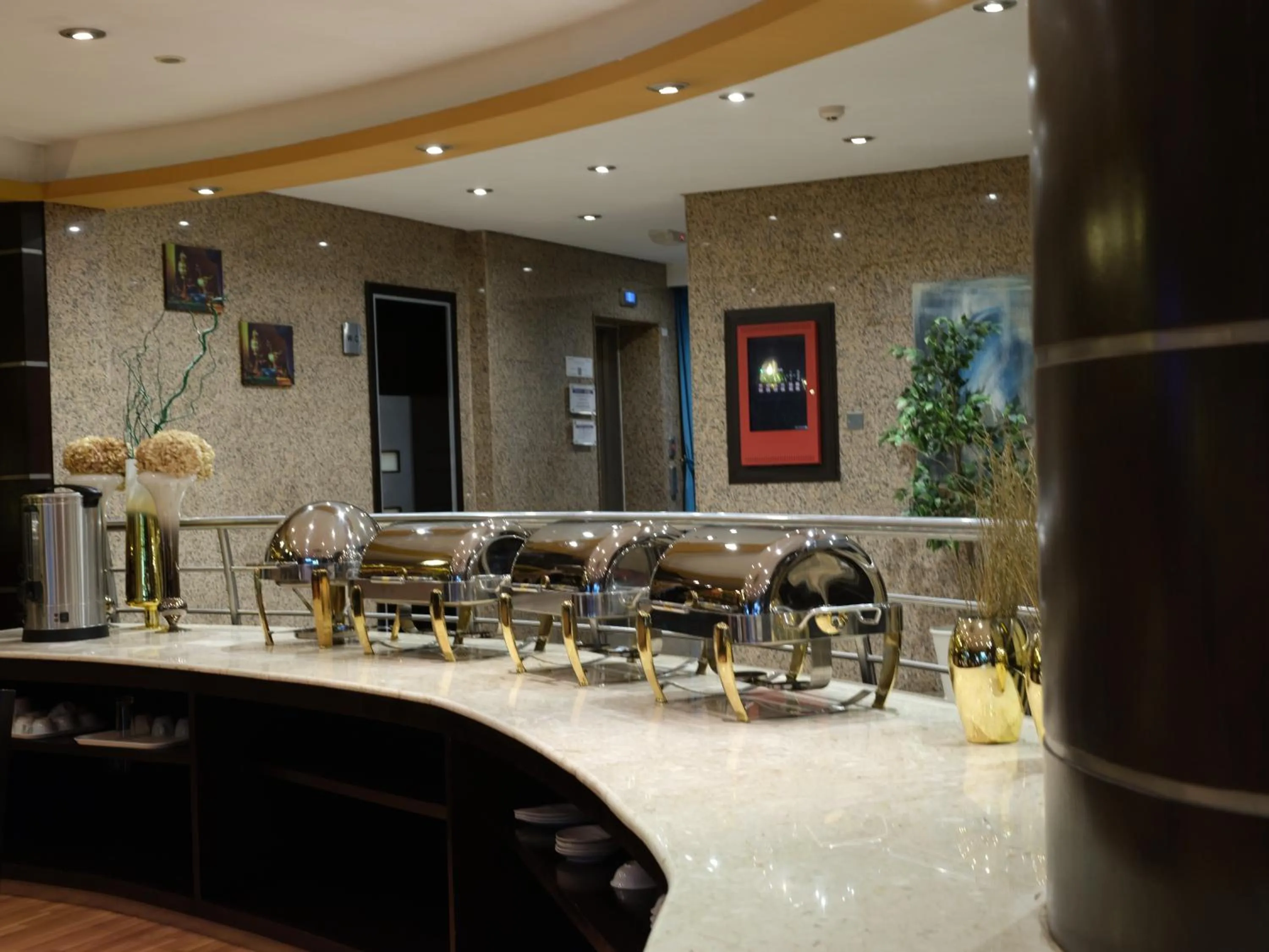 Restaurant/places to eat in Boudl Salmiya, Kuwait - بودل السالمية الكويت