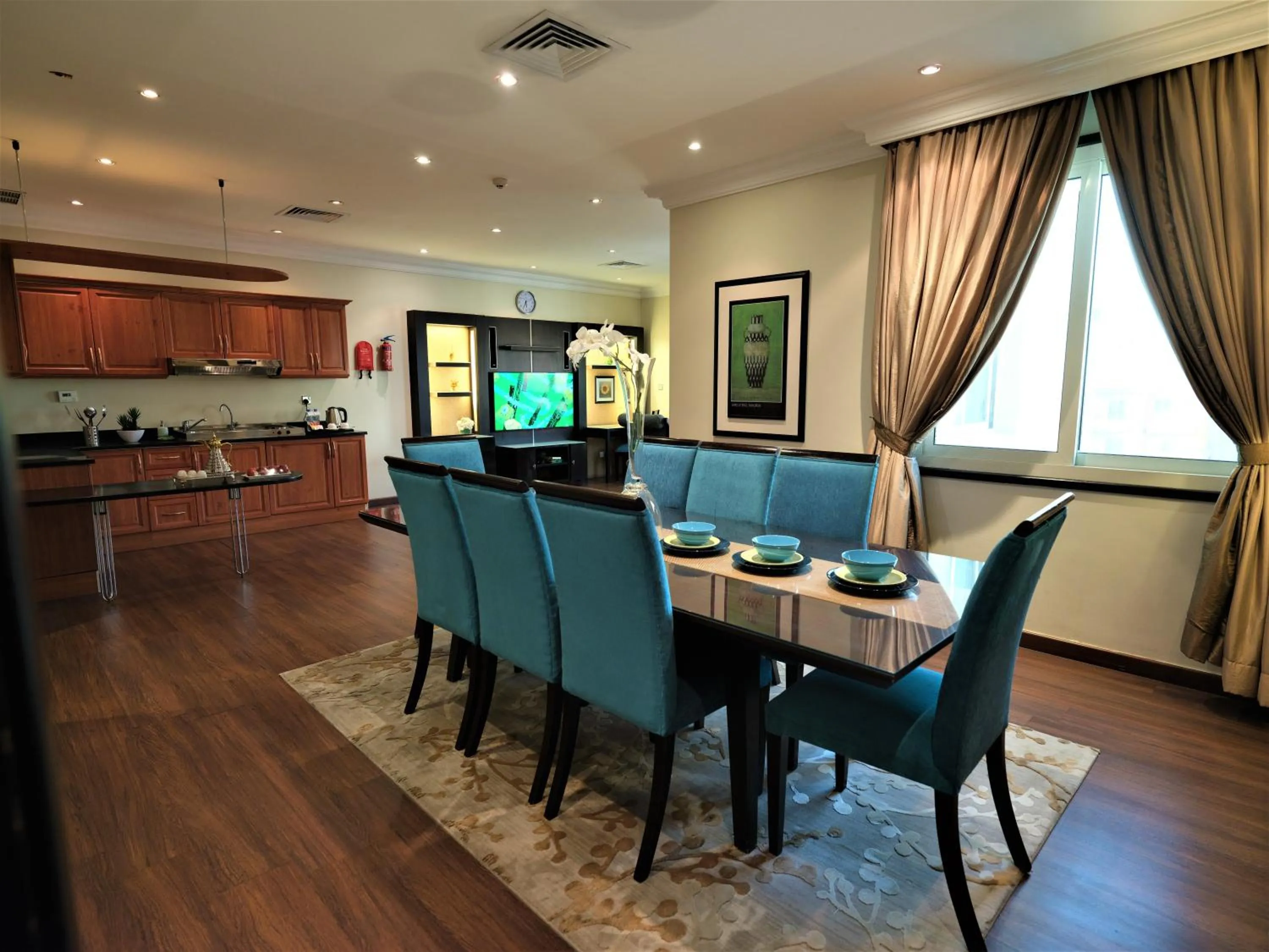 Kitchen or kitchenette in Boudl Salmiya, Kuwait - بودل السالمية الكويت