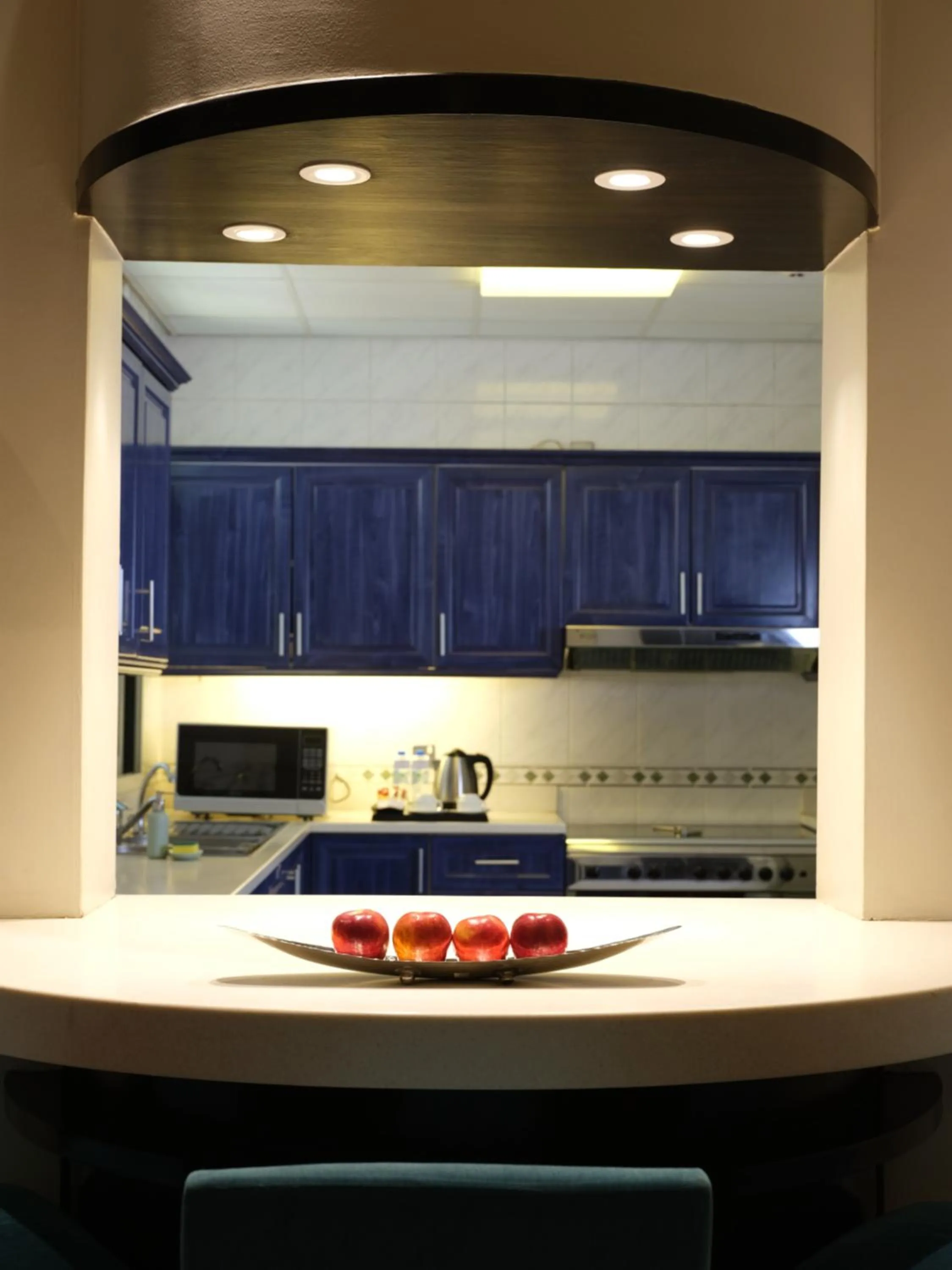 Kitchen or kitchenette in Boudl Salmiya, Kuwait - بودل السالمية الكويت