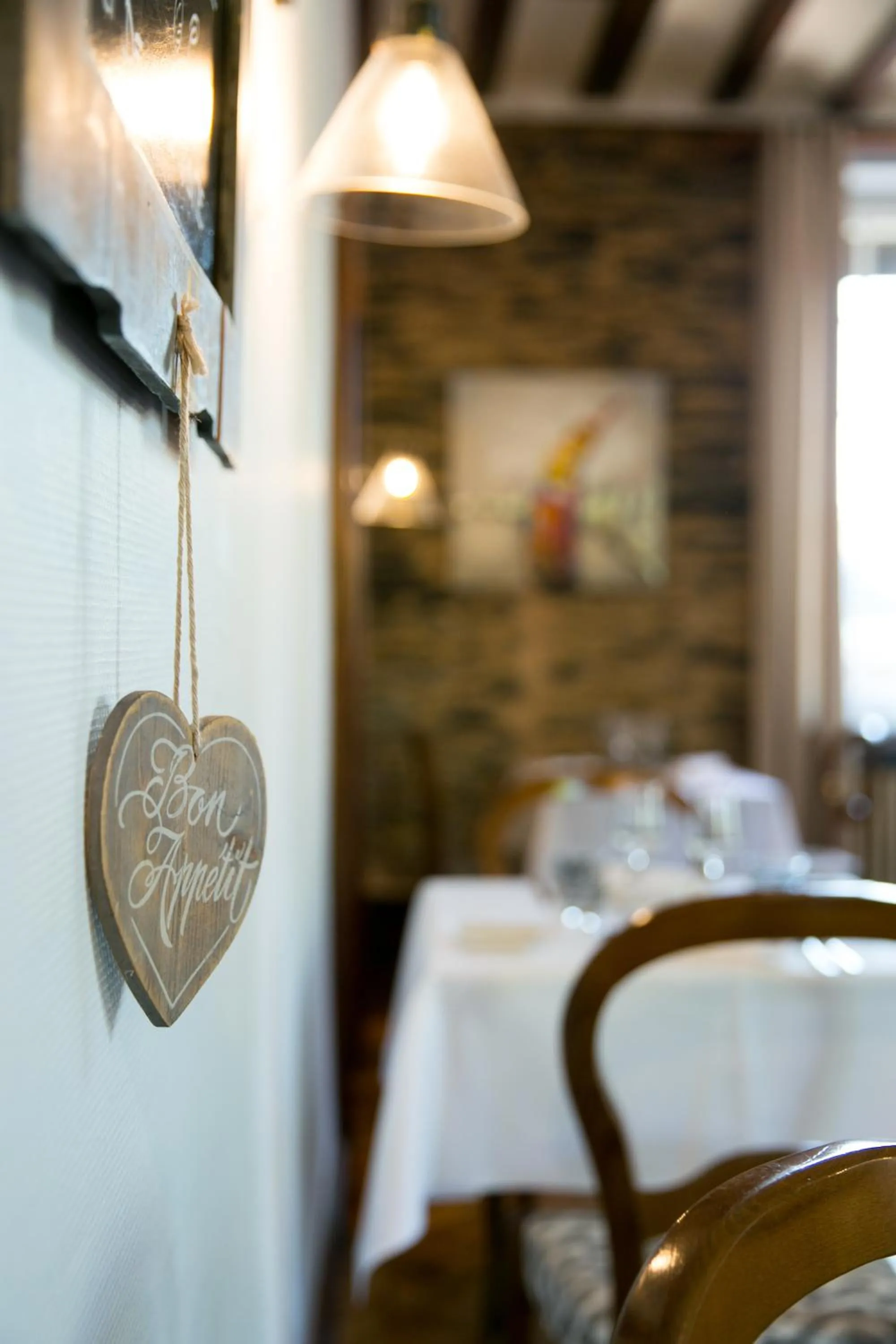 Bed in Logis Auberge De L'ombrée