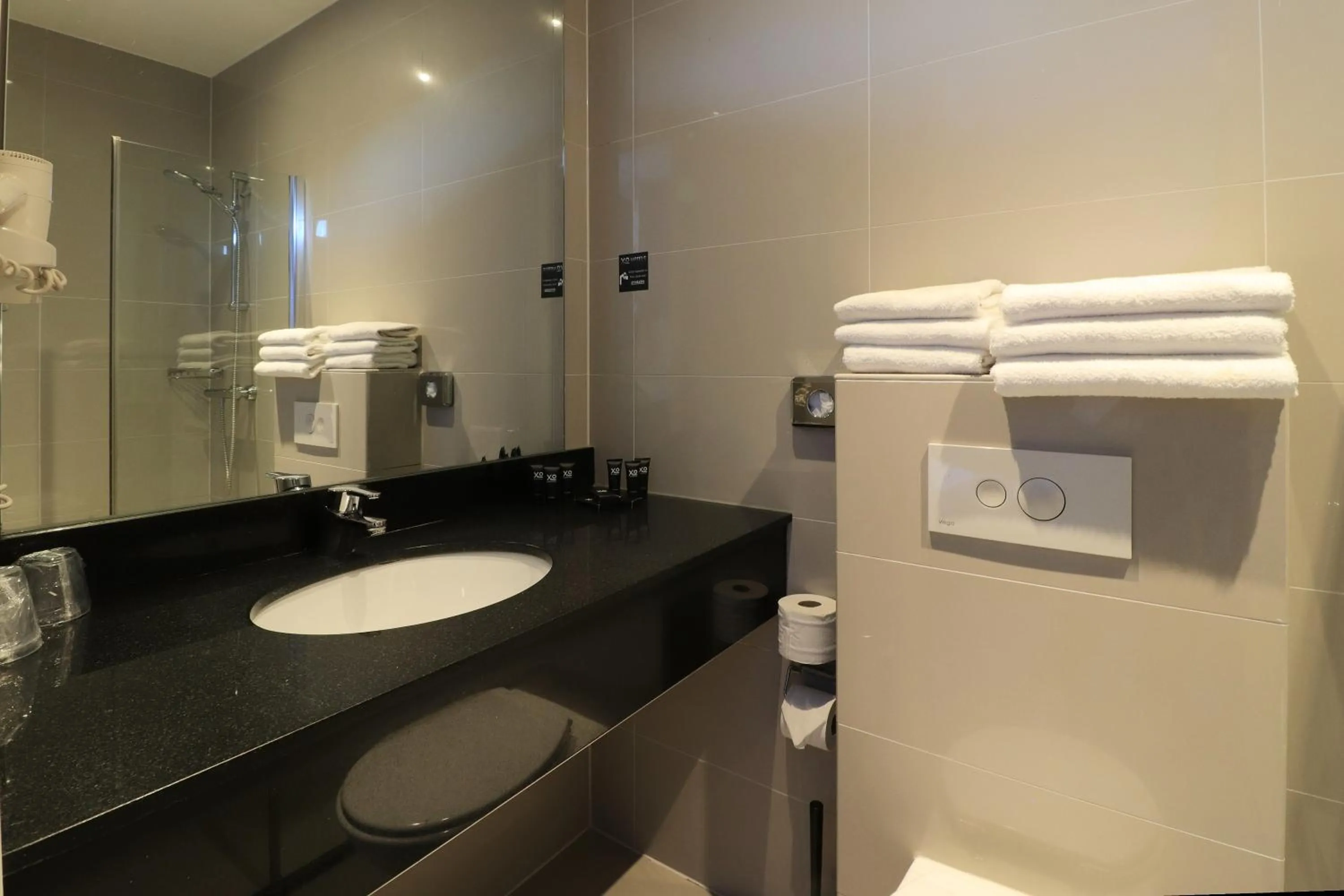 Bathroom in Hotel Van Gogh