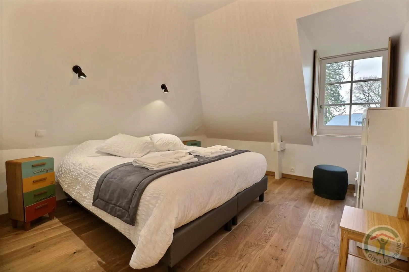 Bedroom, Bed in Chateau des Fontenelles