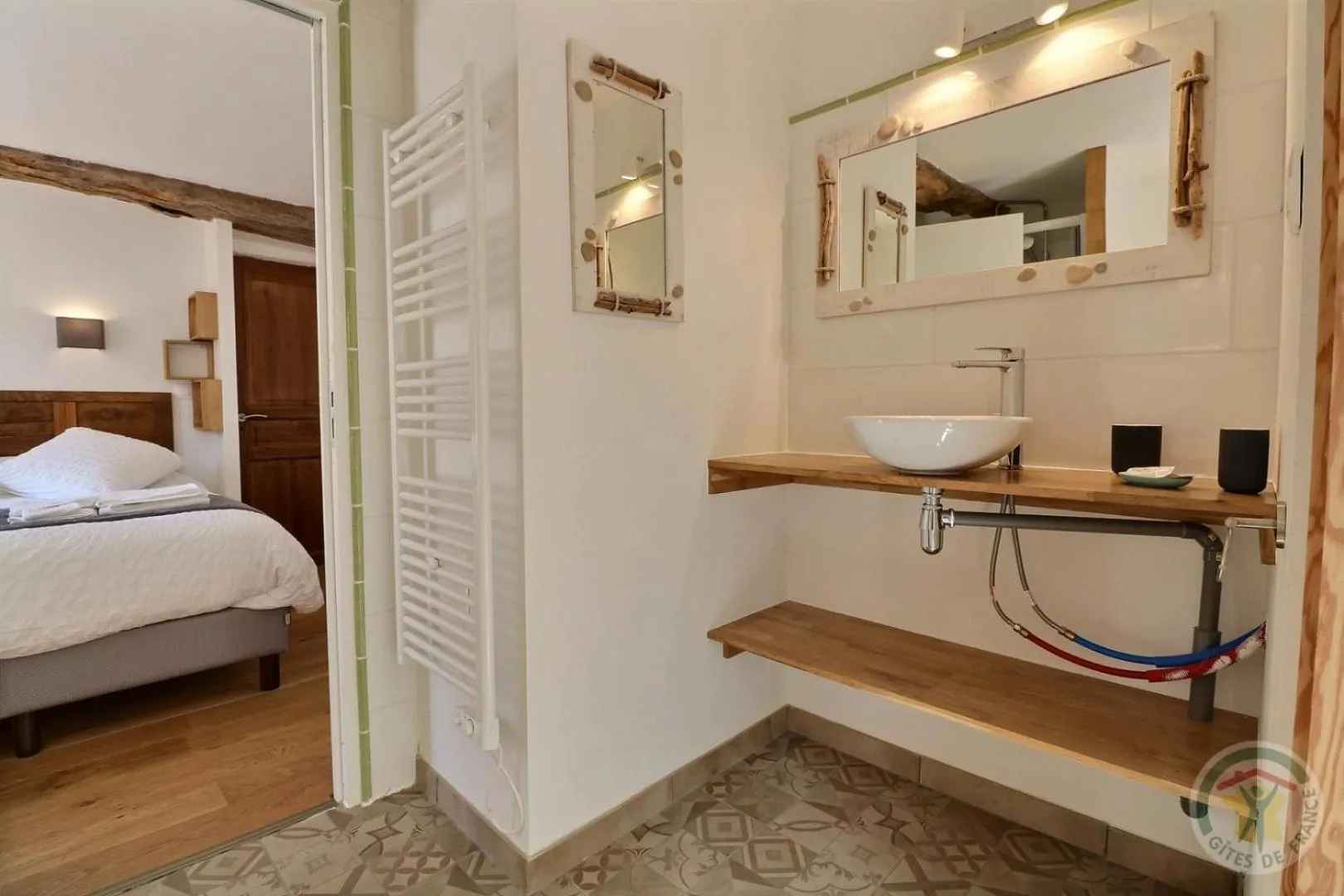 Bathroom, Bed in Chateau des Fontenelles