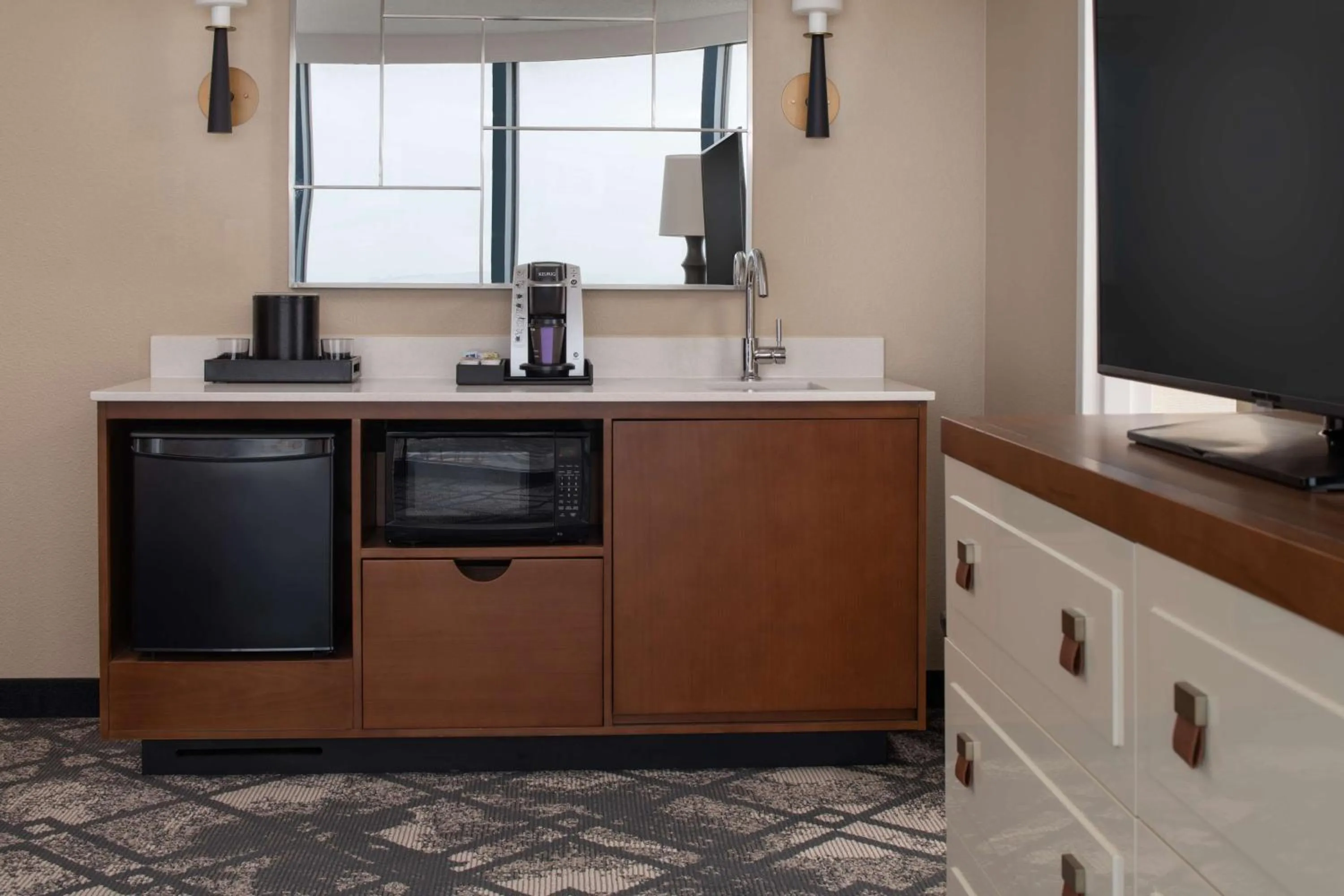 Photo of the whole room in Embassy Suites by Hilton San Francisco Airport Oyster Point