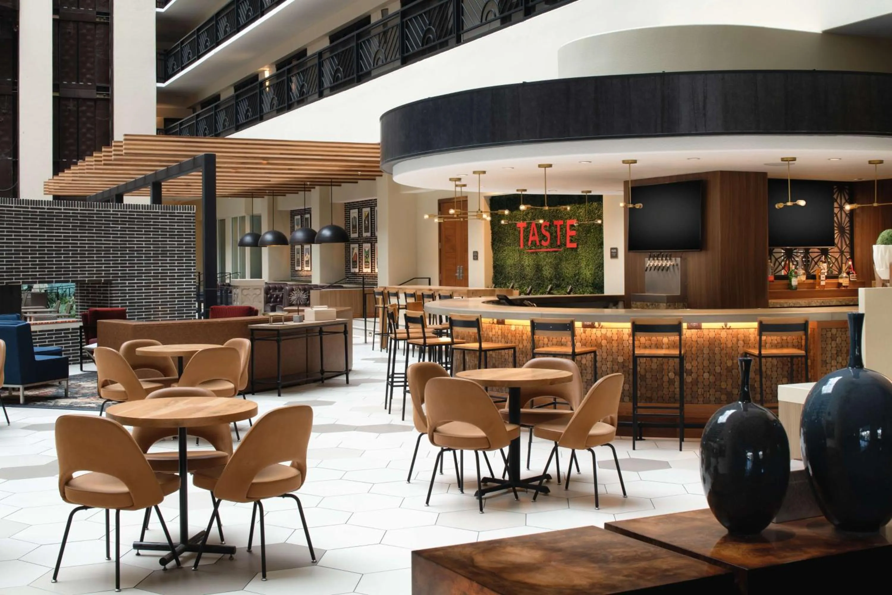Lounge or bar in Embassy Suites by Hilton San Francisco Airport Oyster Point