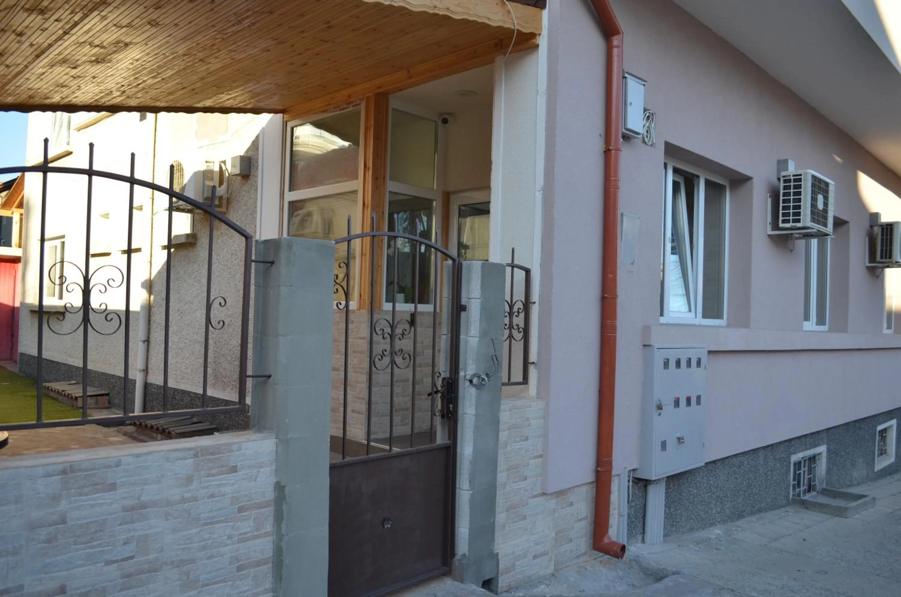 Property building in Rio rooms (стаи за гости)