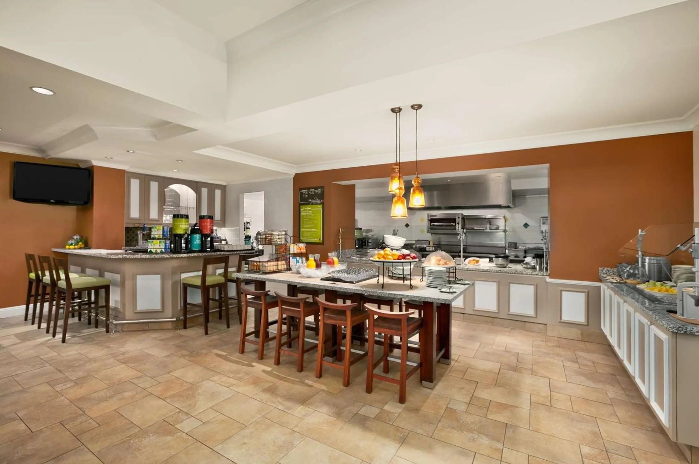 Dining area in Hilton Garden Inn San Francisco Airport North