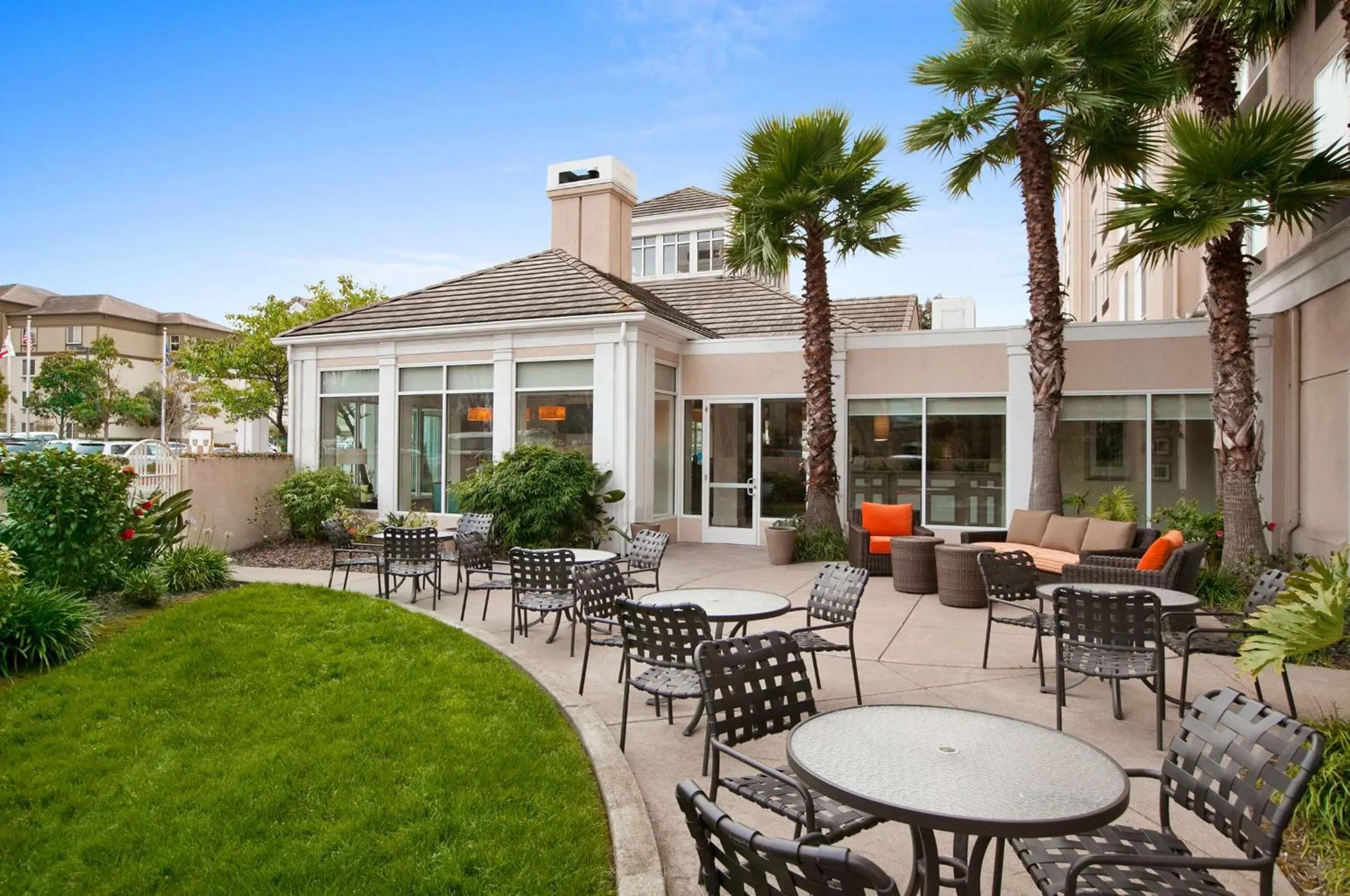 Lounge or bar in Hilton Garden Inn San Francisco Airport North
