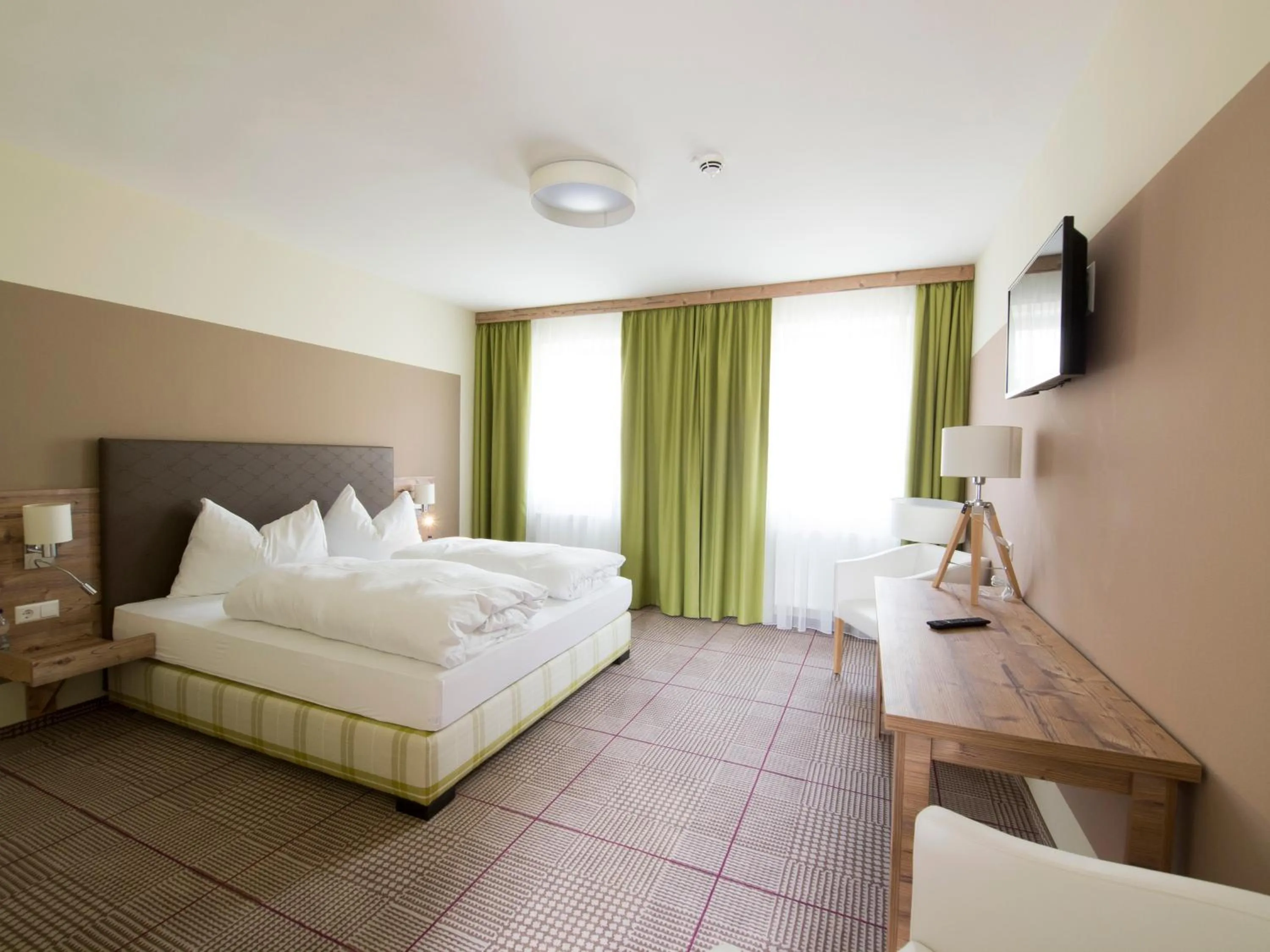 Bed in Landgasthof zum Goldenen Hirschen