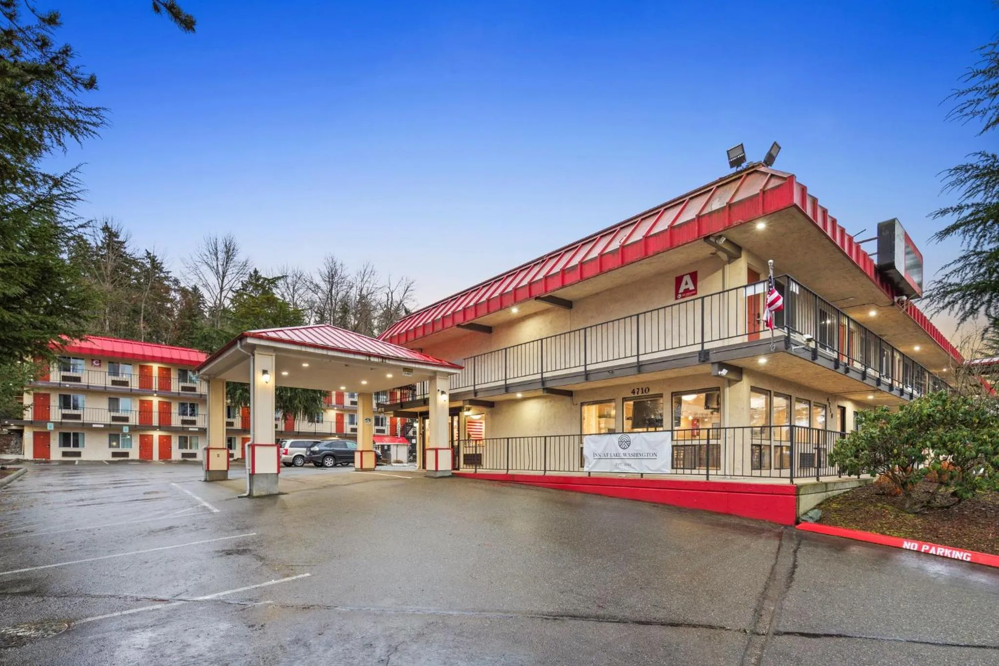 Facade/entrance in Inn at Lake Washington By OYO I-405